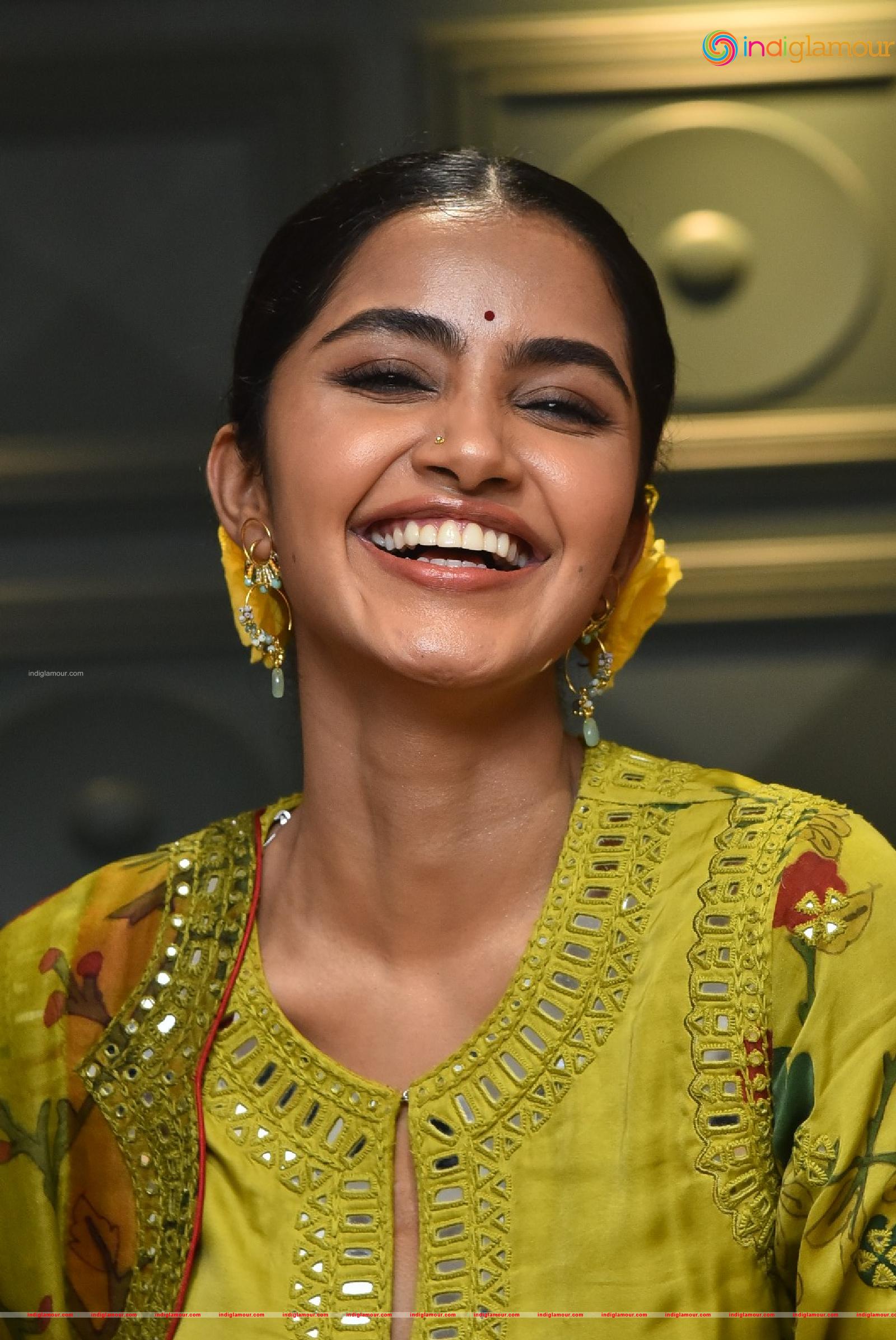 Anupama Parameswaran Actress hd photo