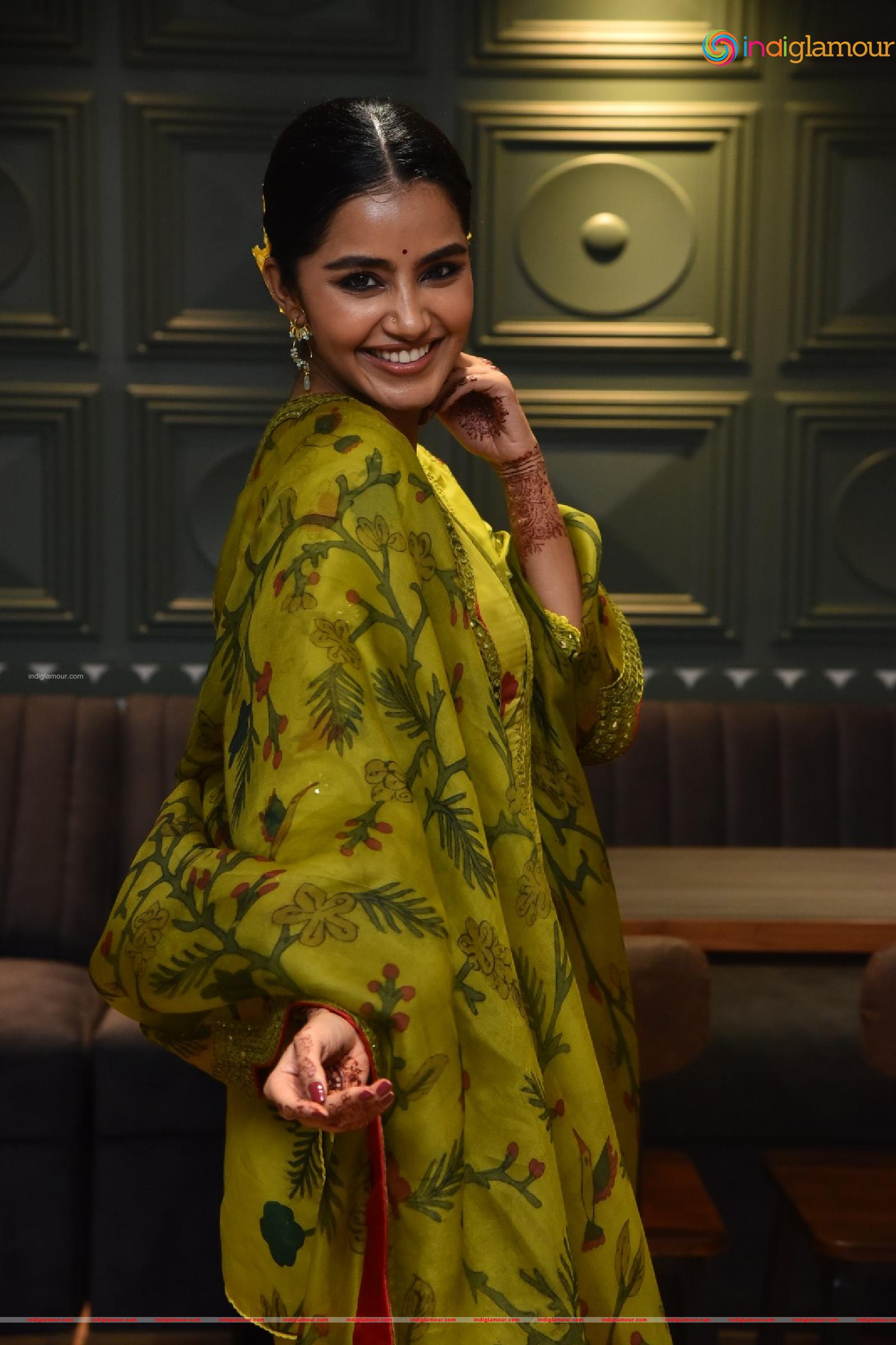 Anupama Parameswaran Actress hd photo