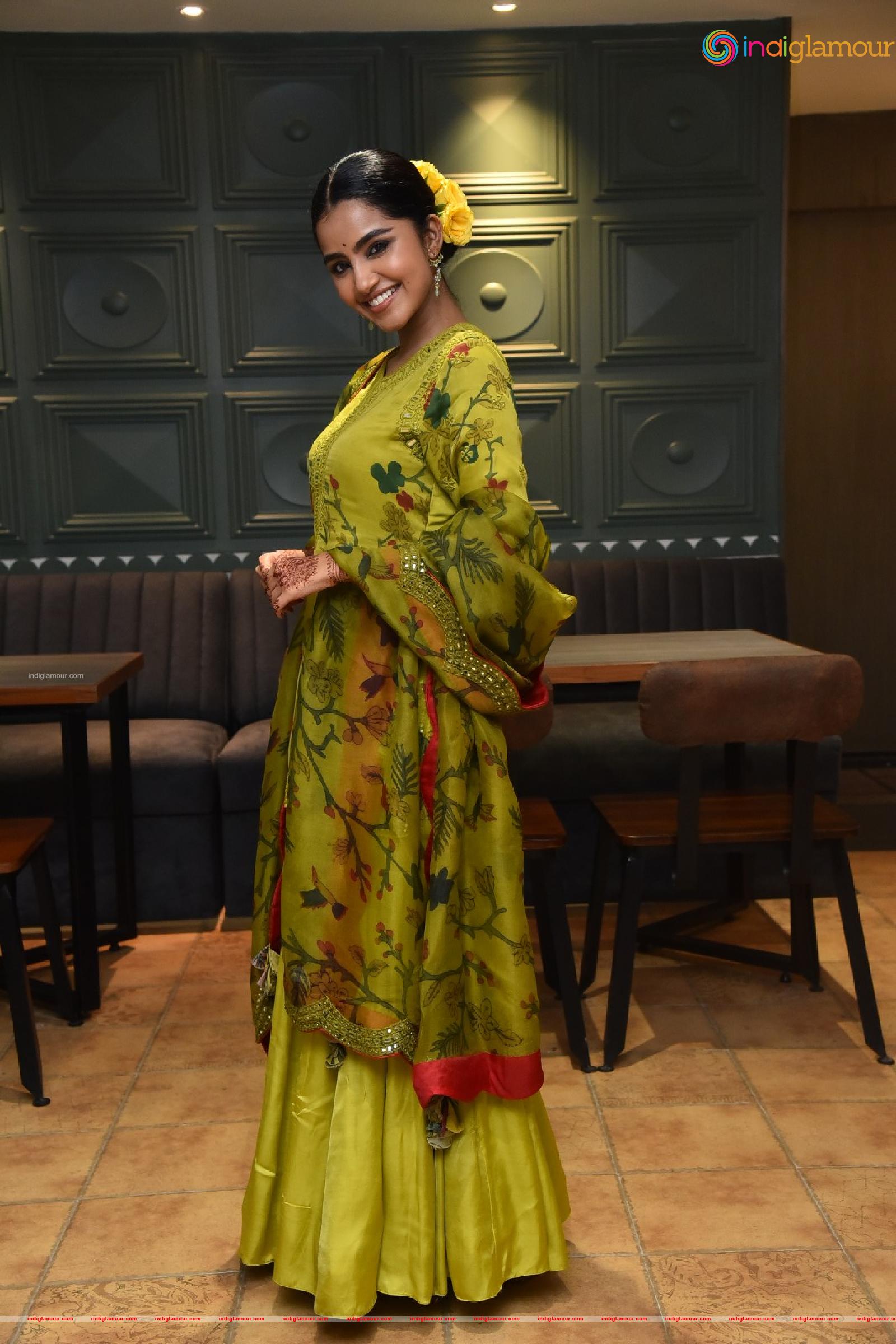 Anupama Parameswaran Actress hd photo