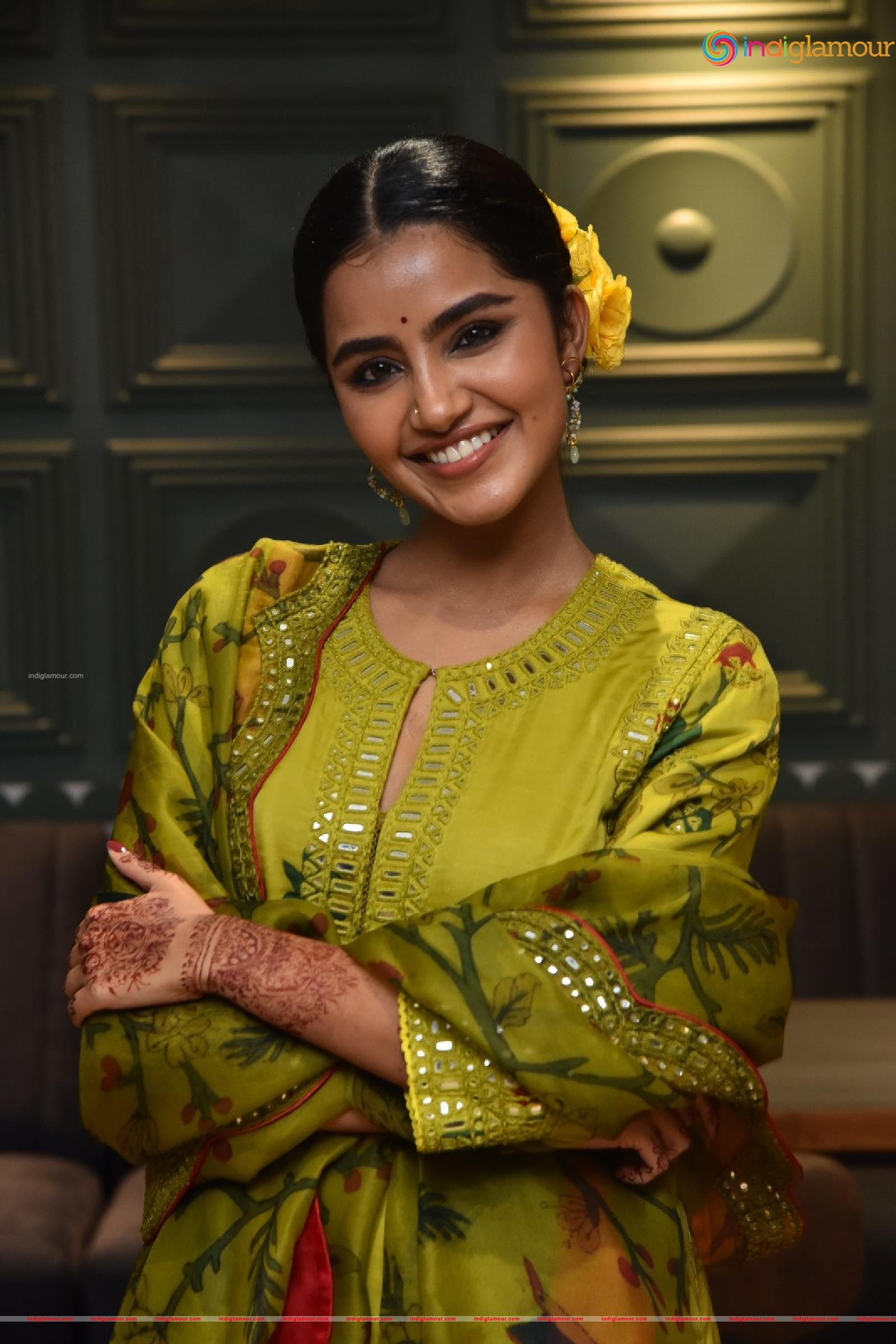Anupama Parameswaran Actress hd photo