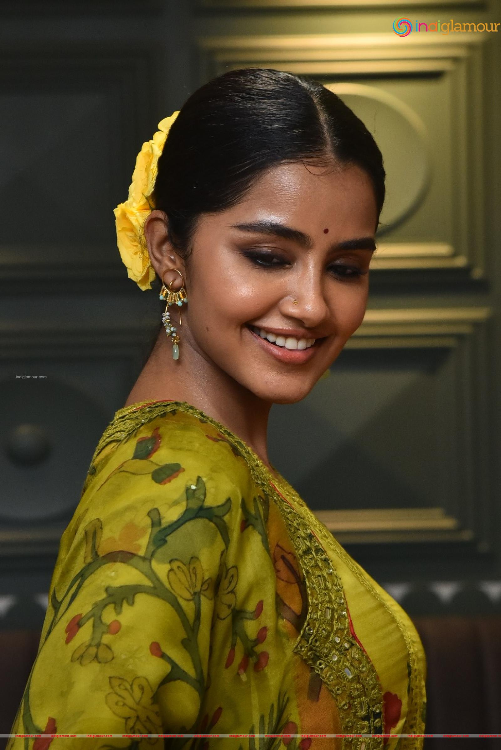 Anupama Parameswaran Actress hd photo
