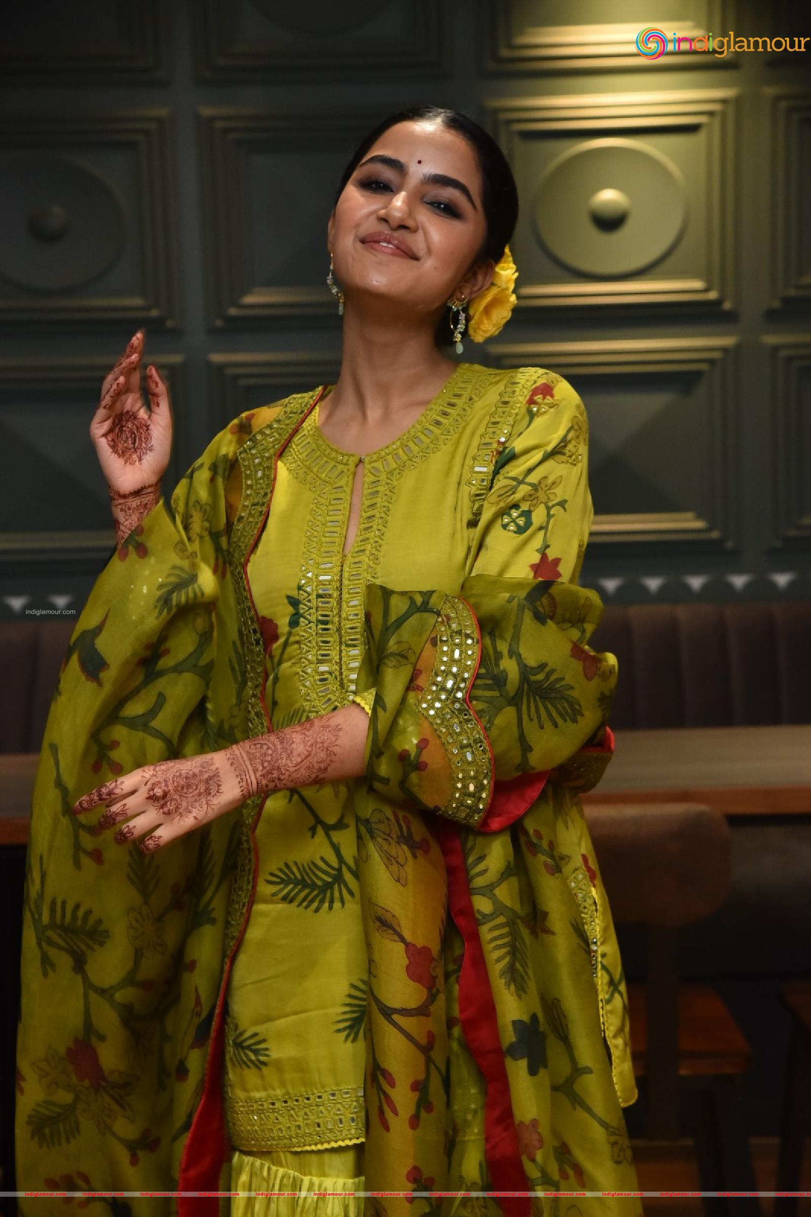 Anupama Parameswaran Actress hd photo