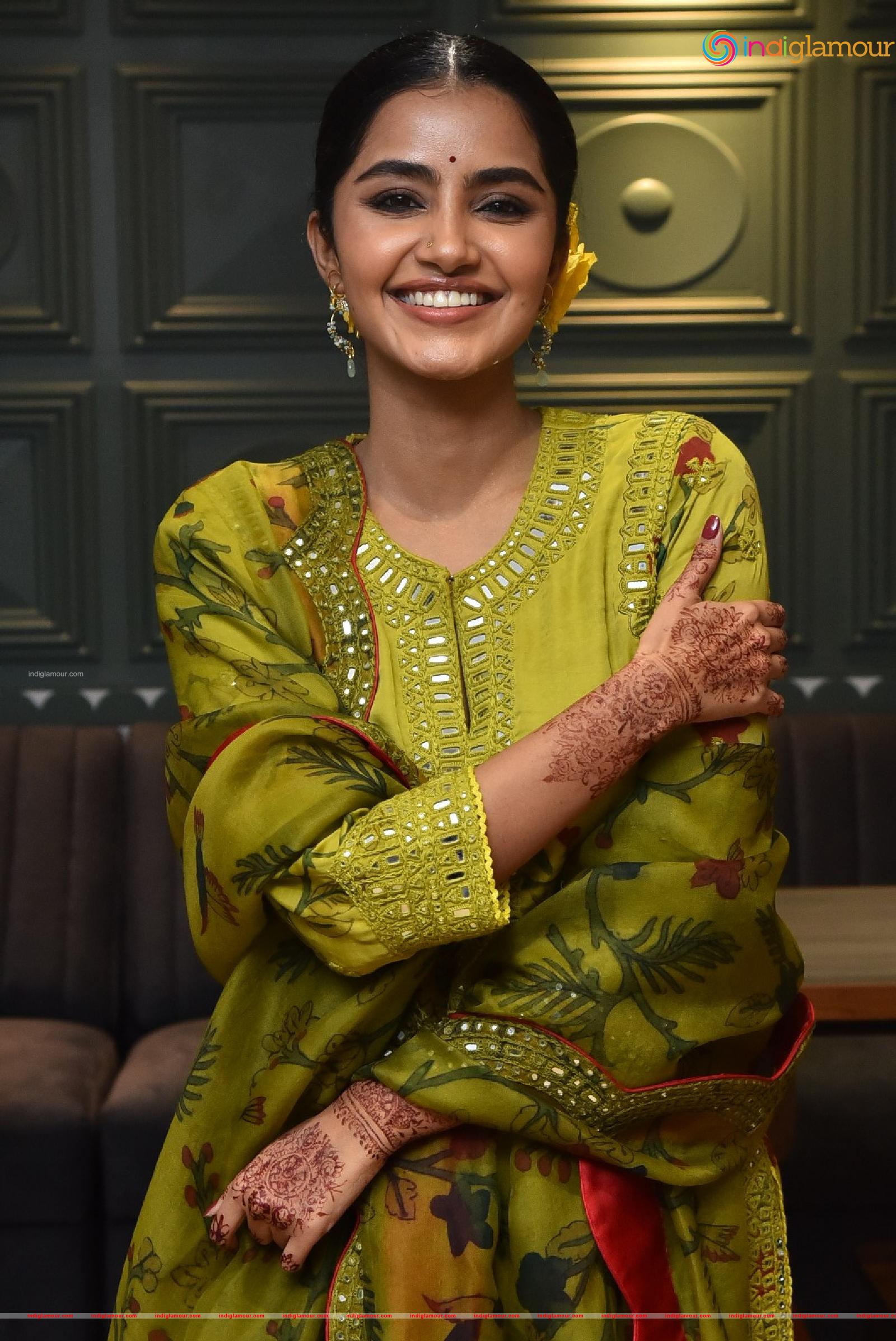 Anupama Parameswaran Actress hd photo
