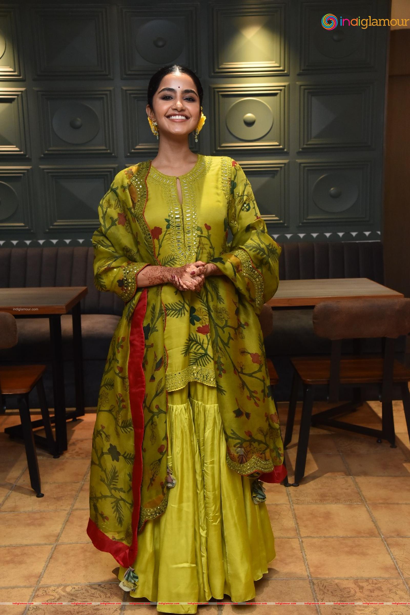 Anupama Parameswaran Actress hd photo