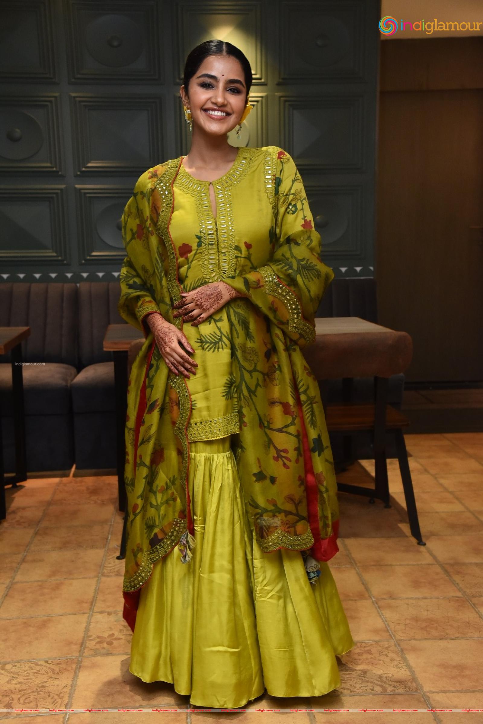 Anupama Parameswaran Actress hd photo