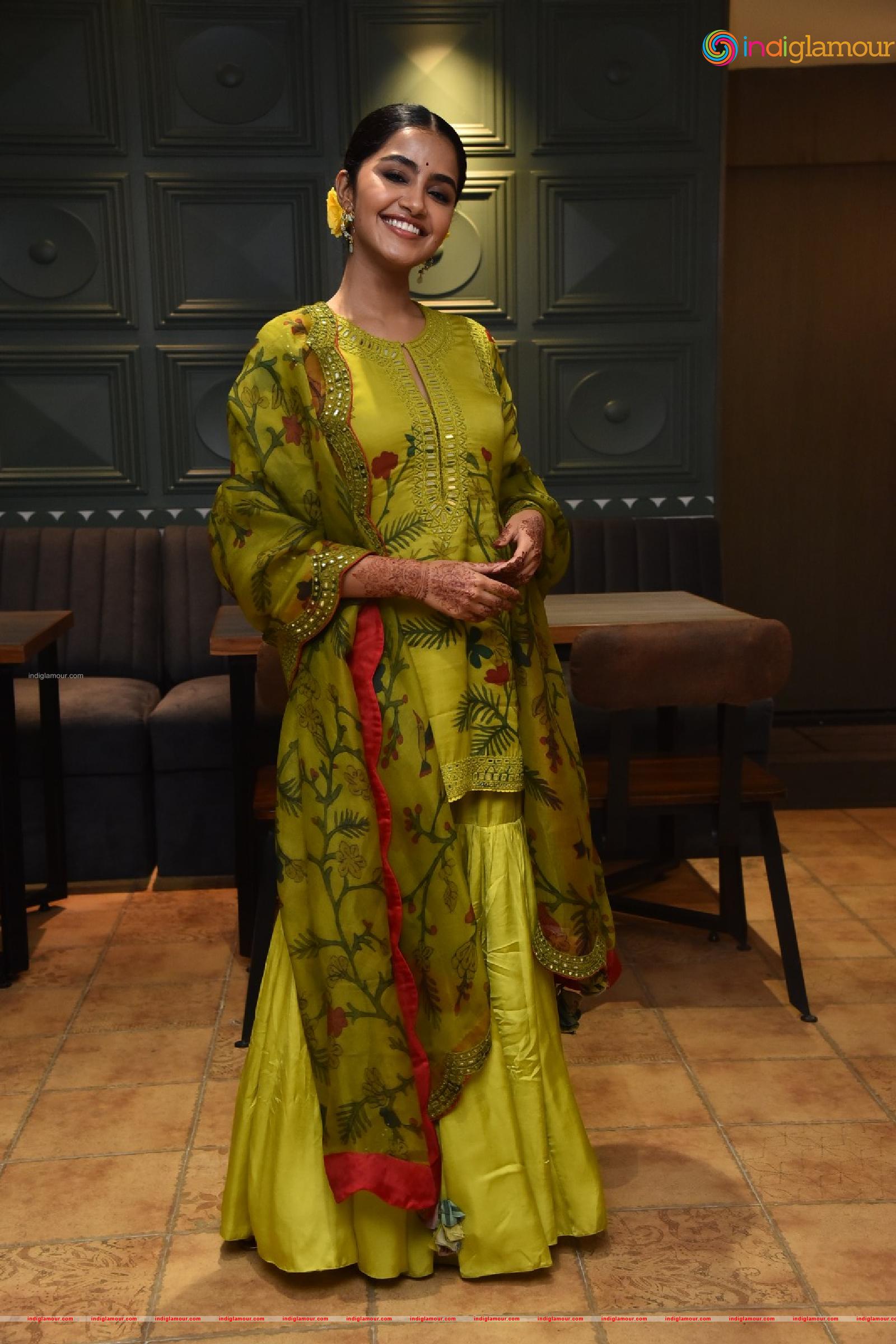 Anupama Parameswaran Actress hd photo