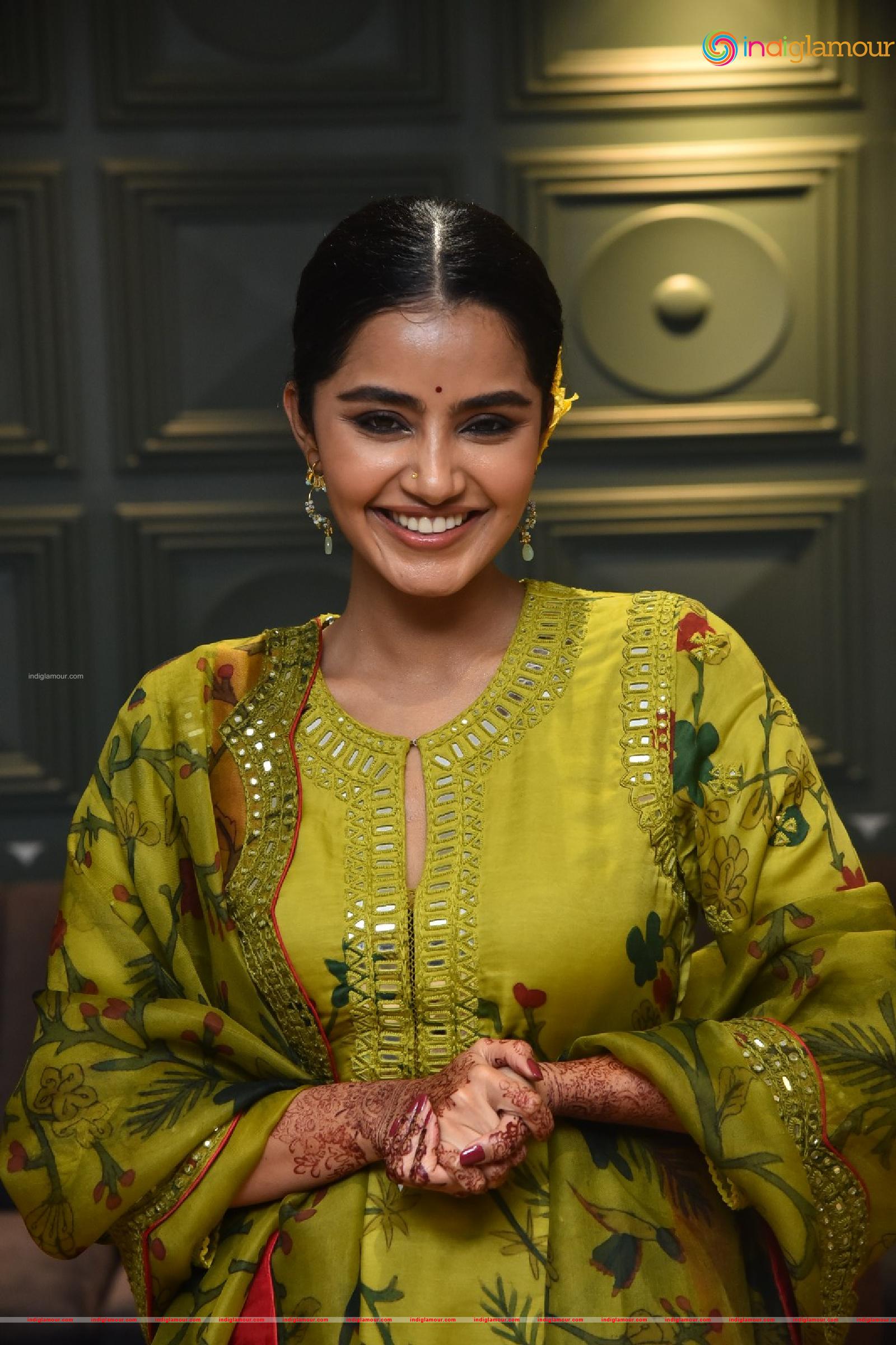 Anupama Parameswaran Actress hd photo