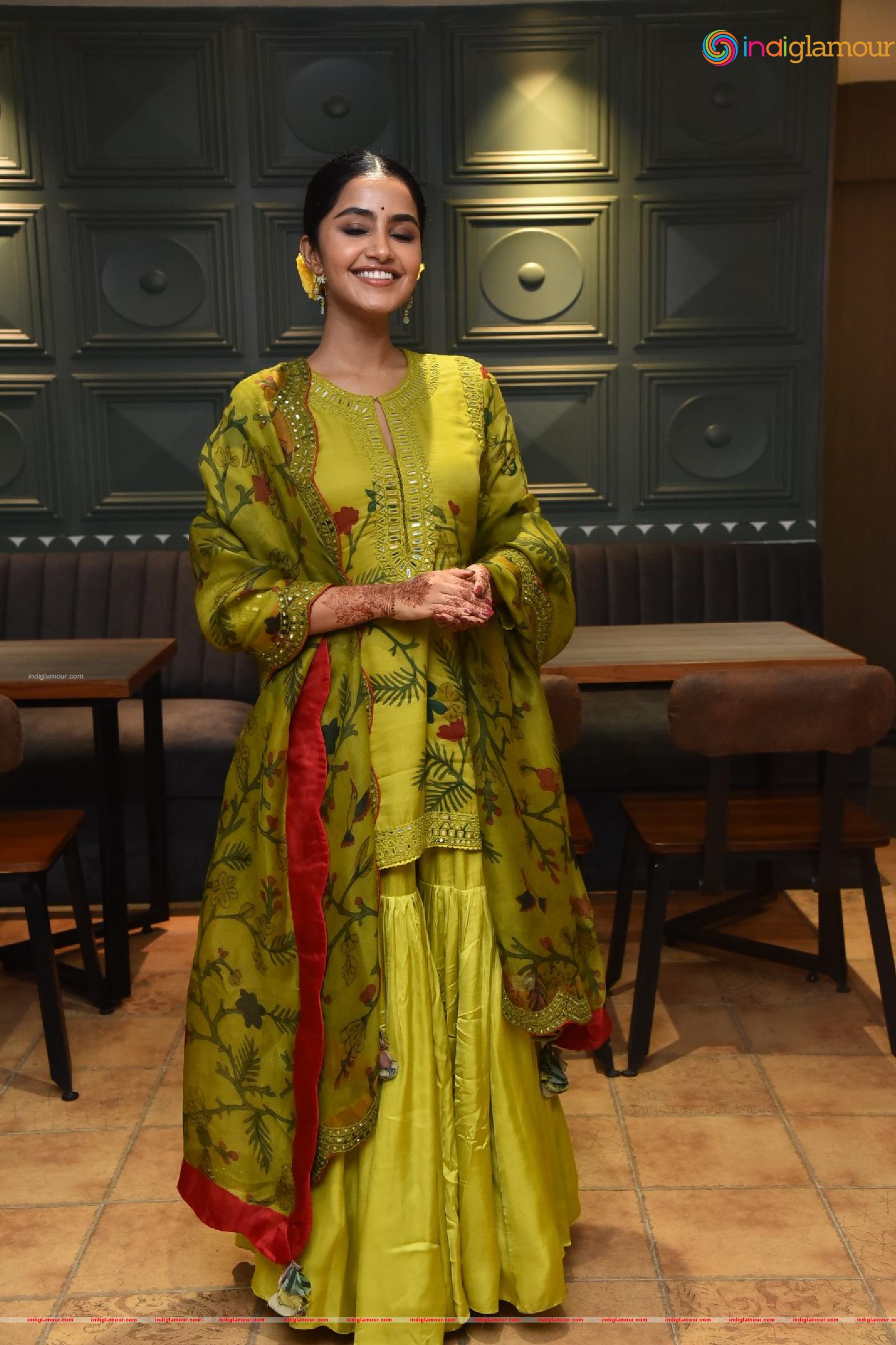 Anupama Parameswaran Actress hd photo