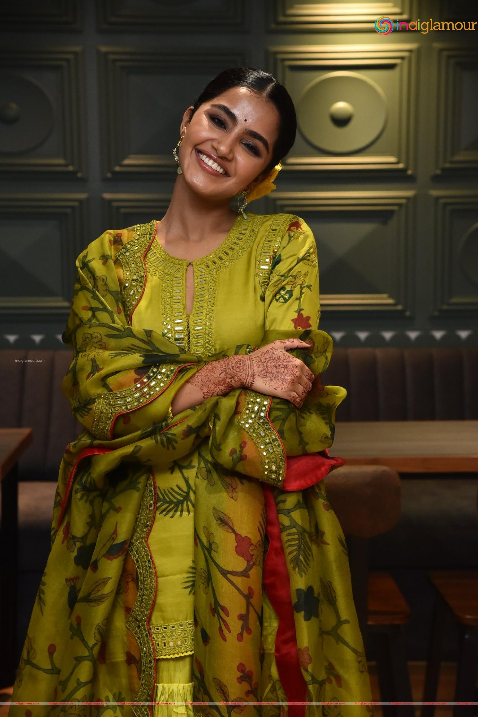 Anupama Parameswaran Actress hd photo