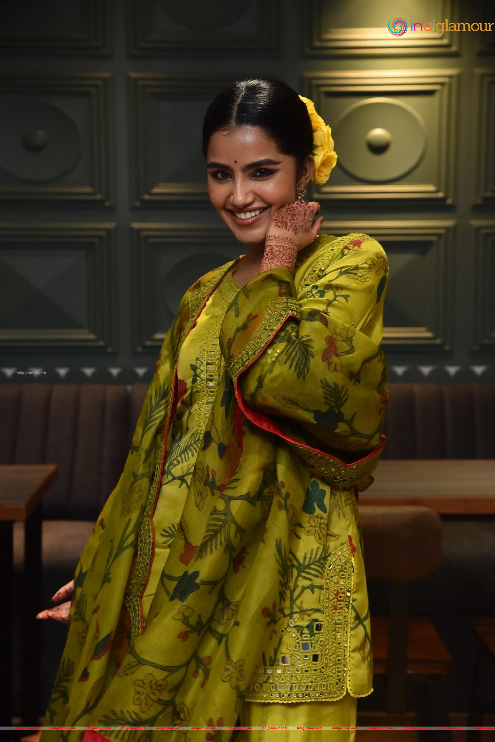 Anupama Parameswaran Actress hd photo