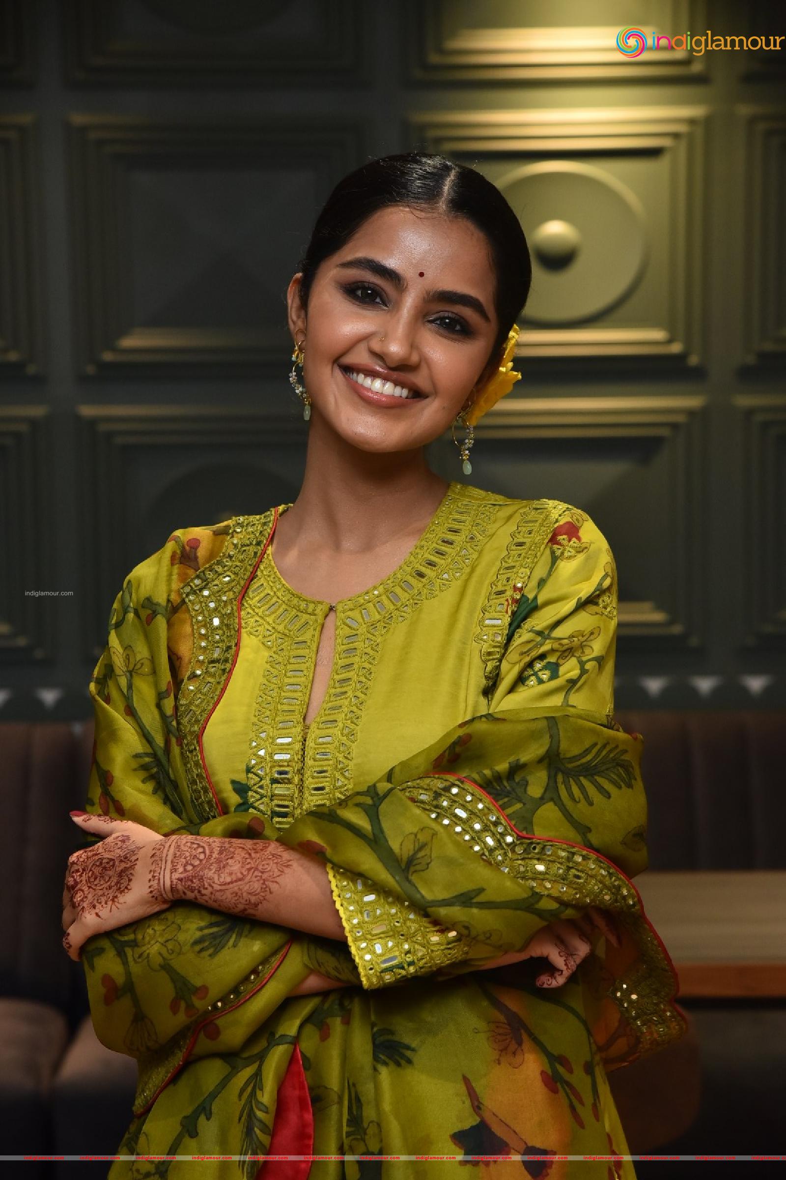 Anupama Parameswaran Actress hd photo