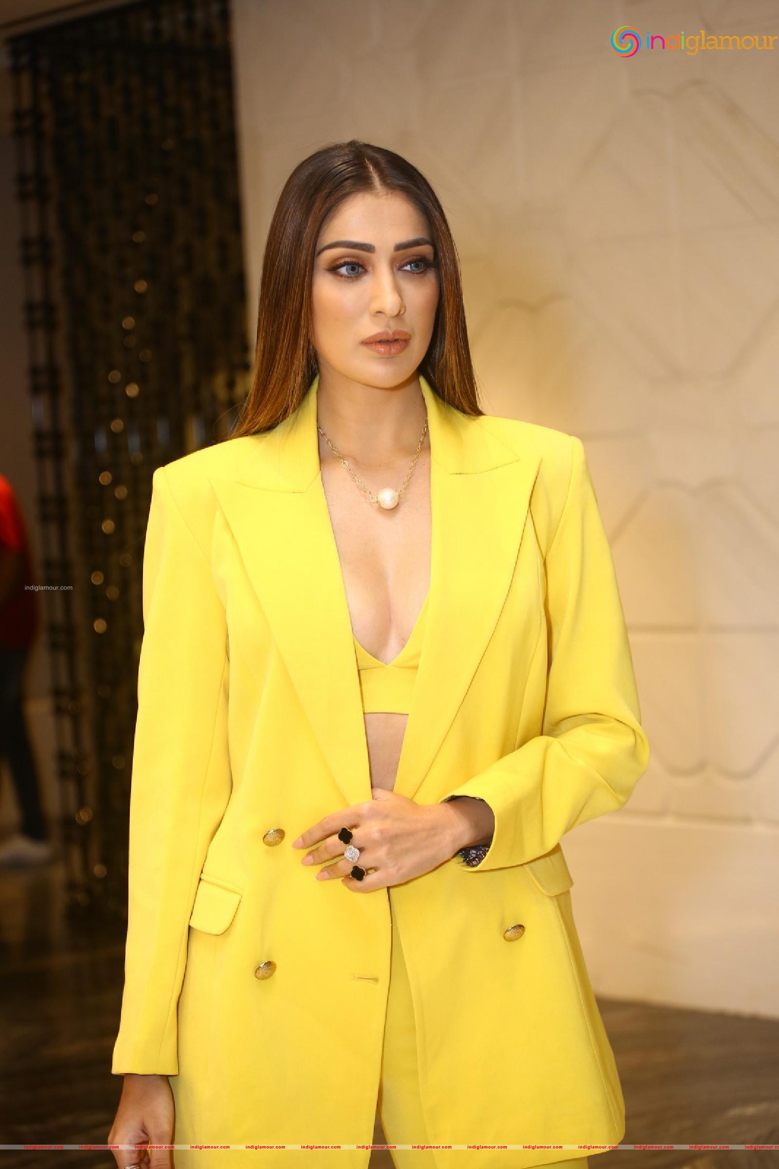 Raai Laxmi Actress hd photo