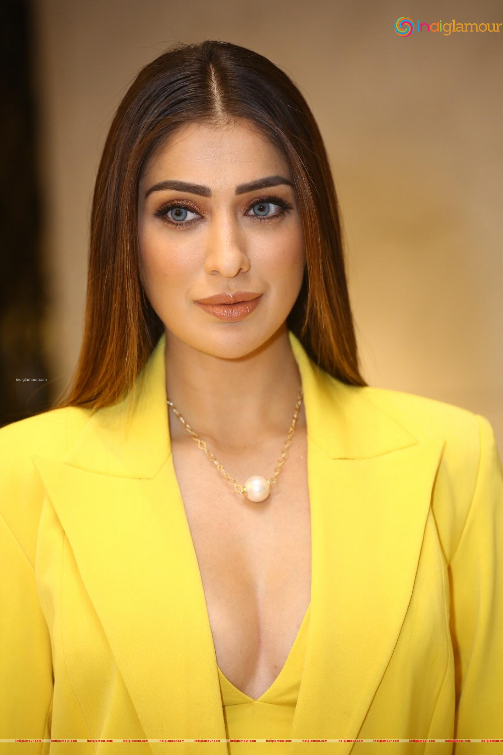 Raai Laxmi Actress hd photo