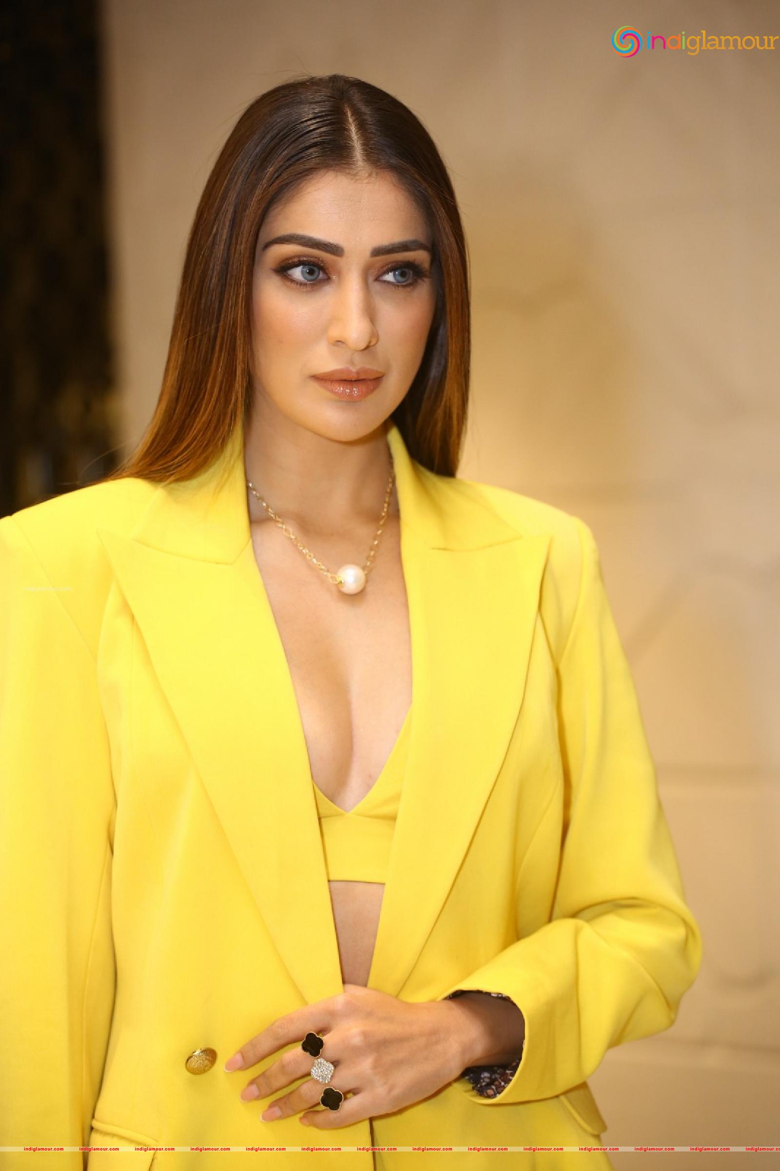 Raai Laxmi Actress hd photo
