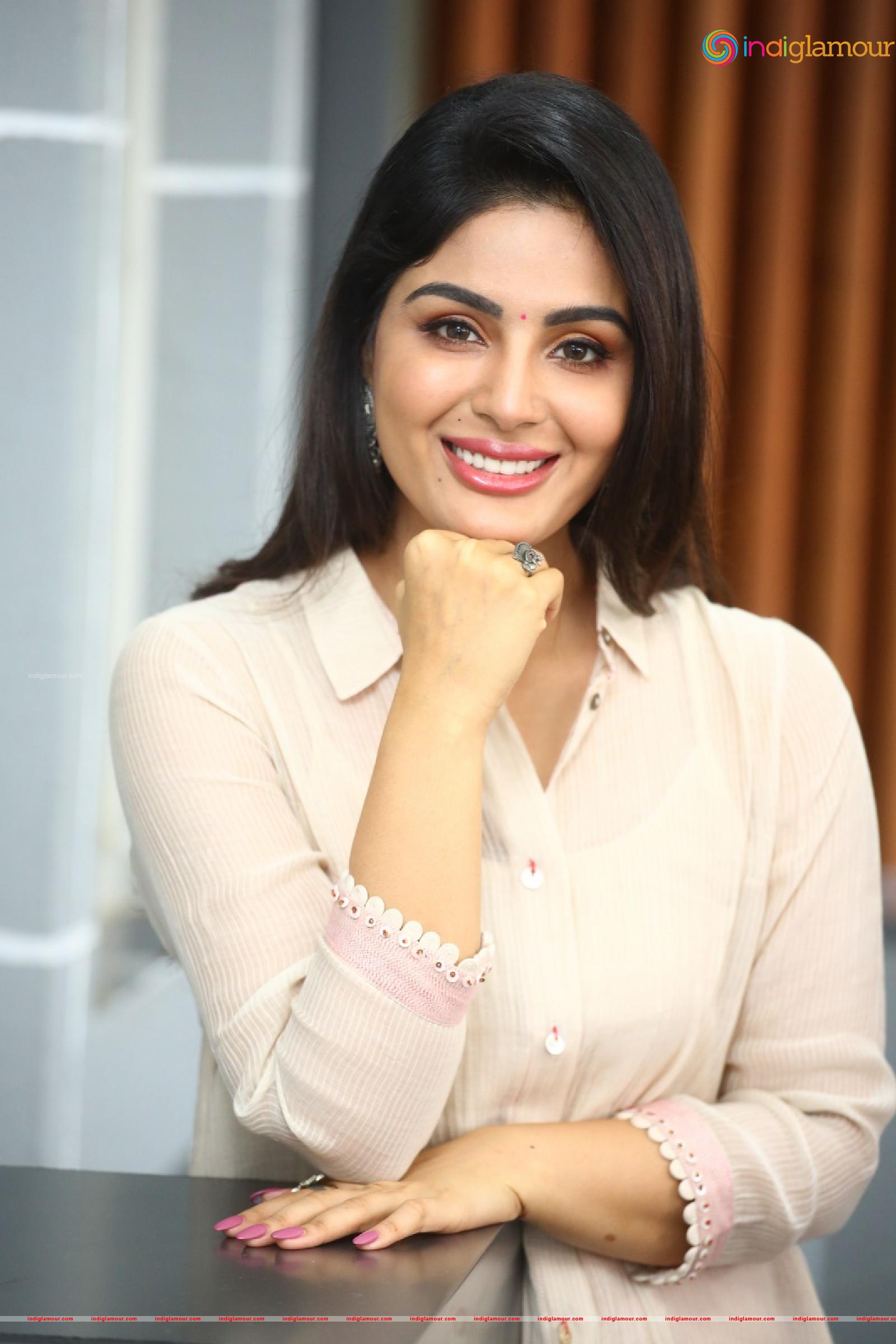 Samyuktha Menon Actress hd photo