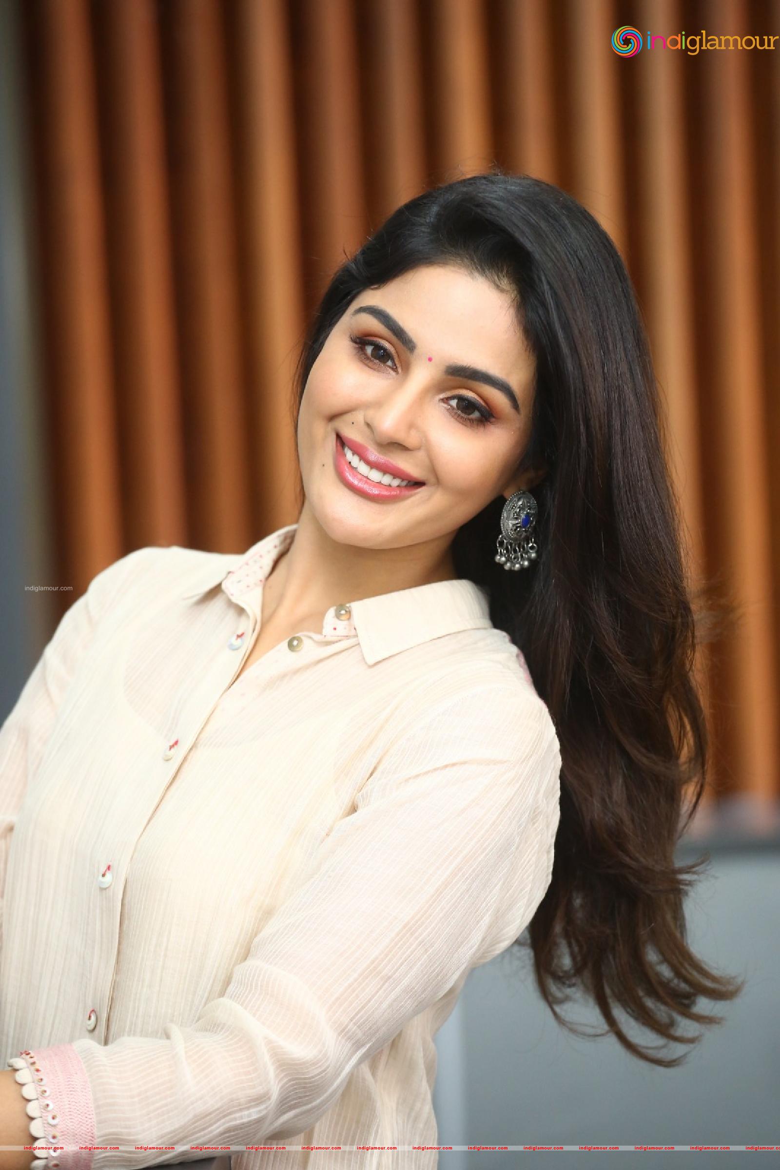 Samyuktha Menon Actress hd photo
