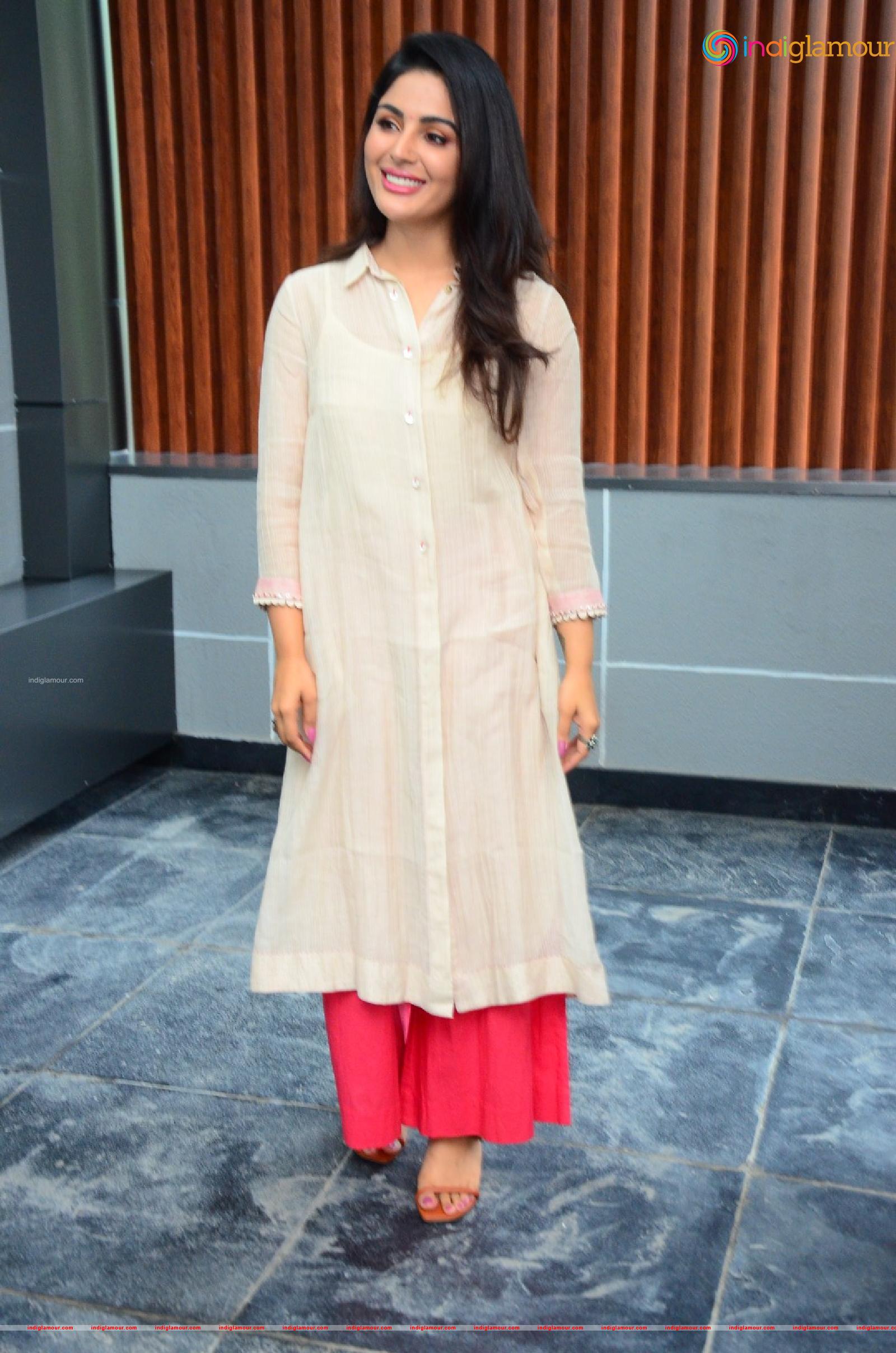 Samyuktha Menon Actress hd photo