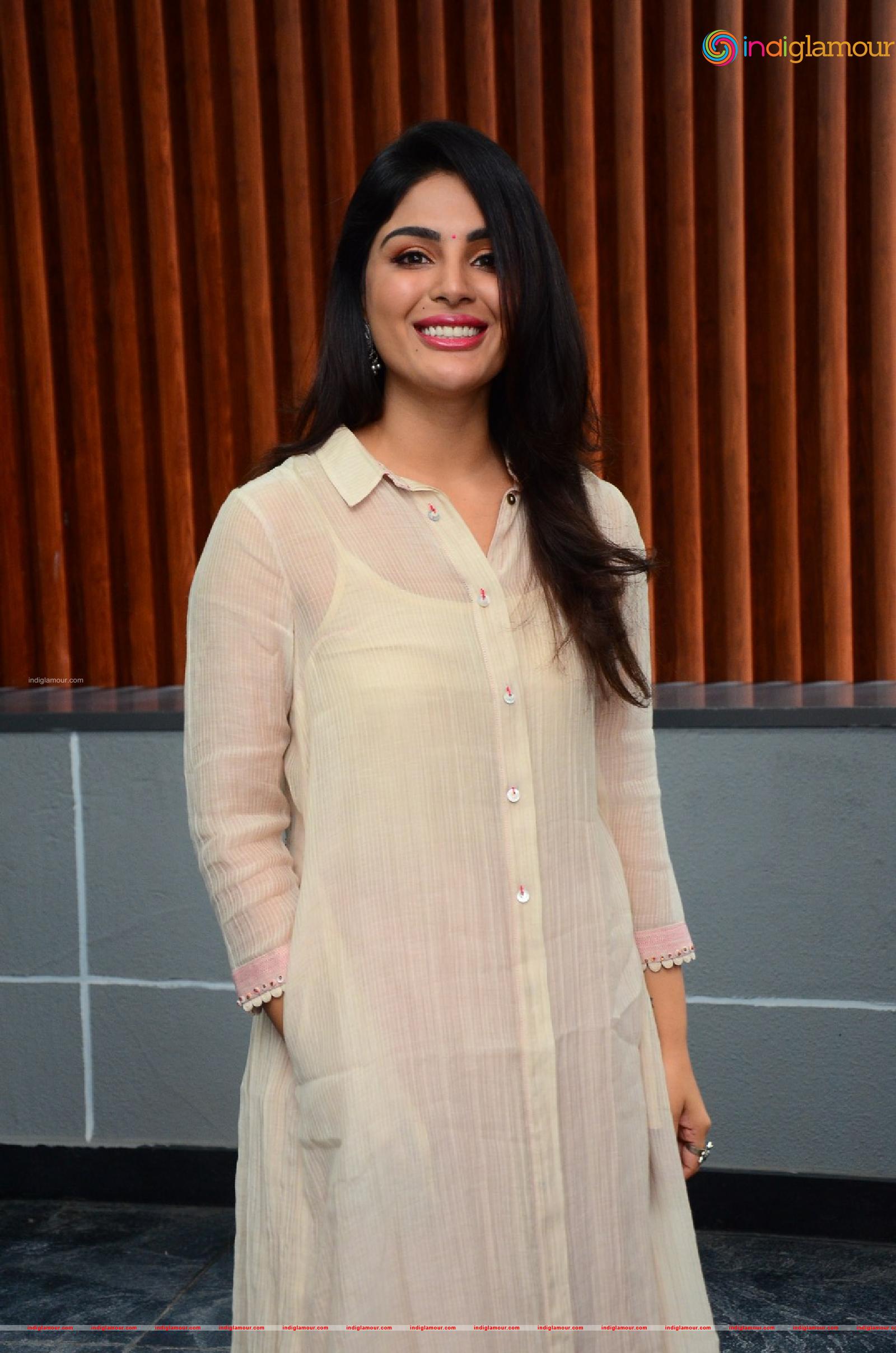 Samyuktha Menon Actress hd photo