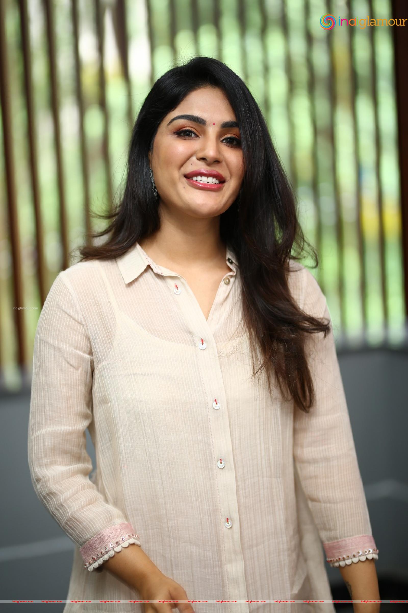 Samyuktha Menon Actress hd photo