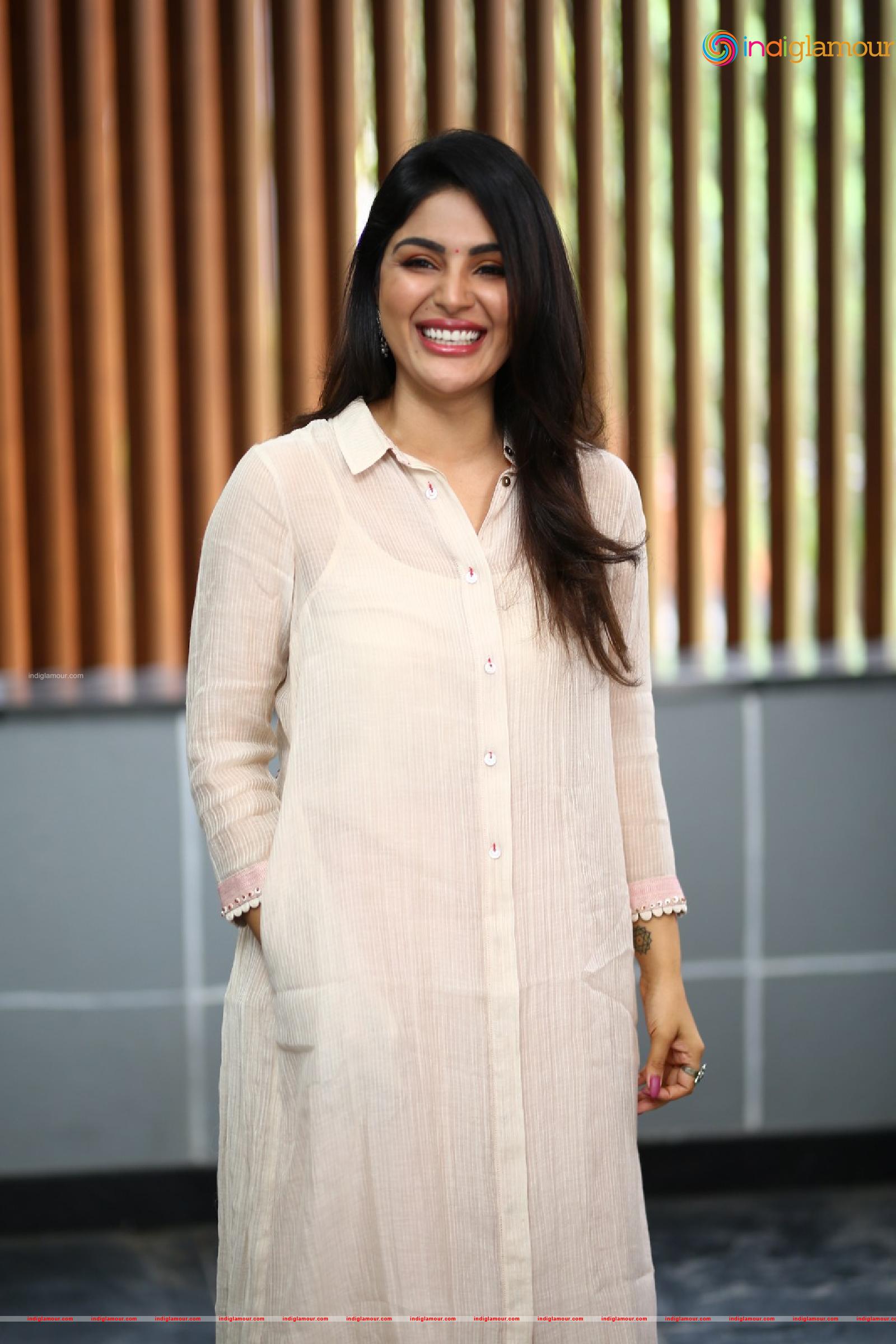 Samyuktha Menon Actress hd photo