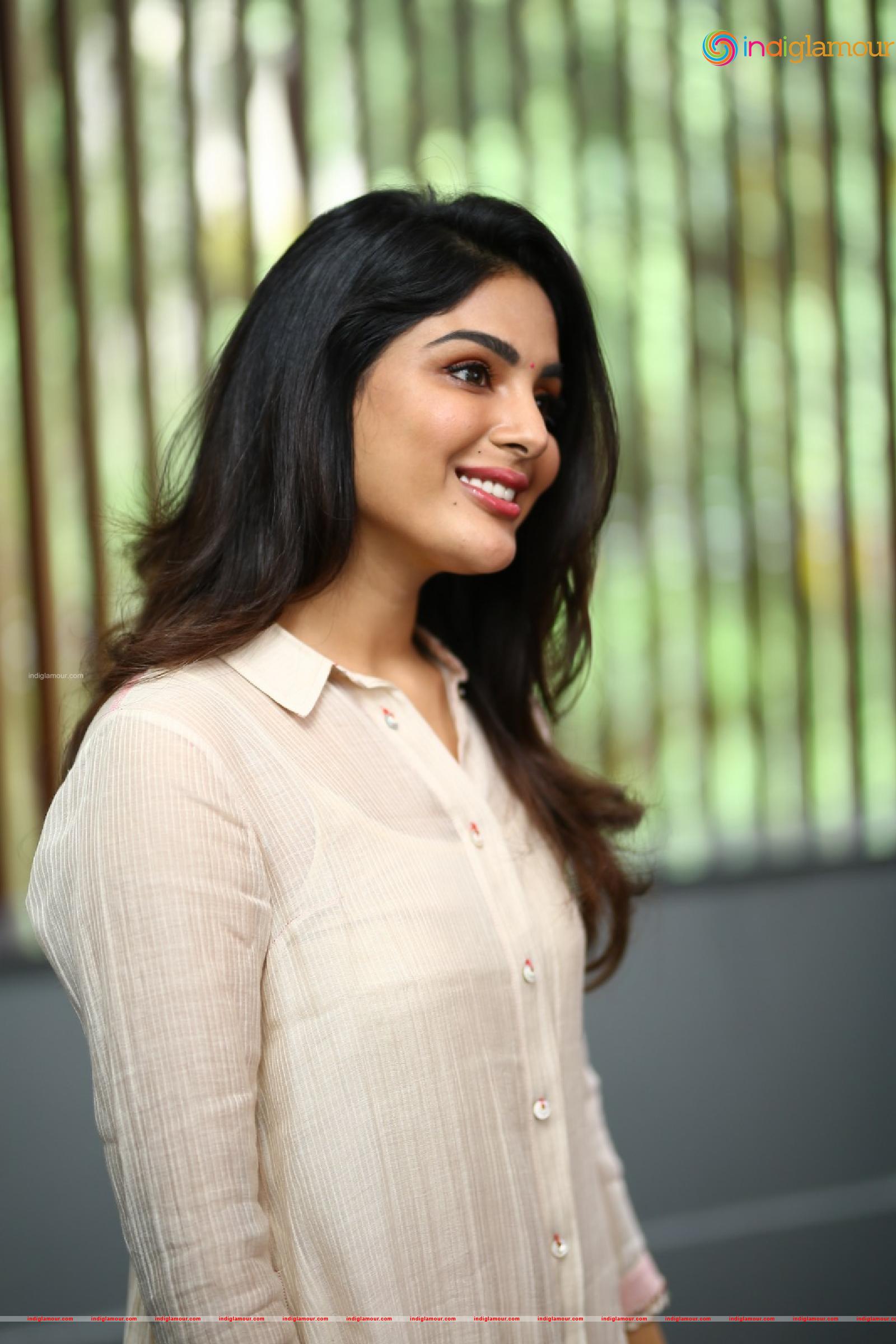 Samyuktha Menon Actress hd photo