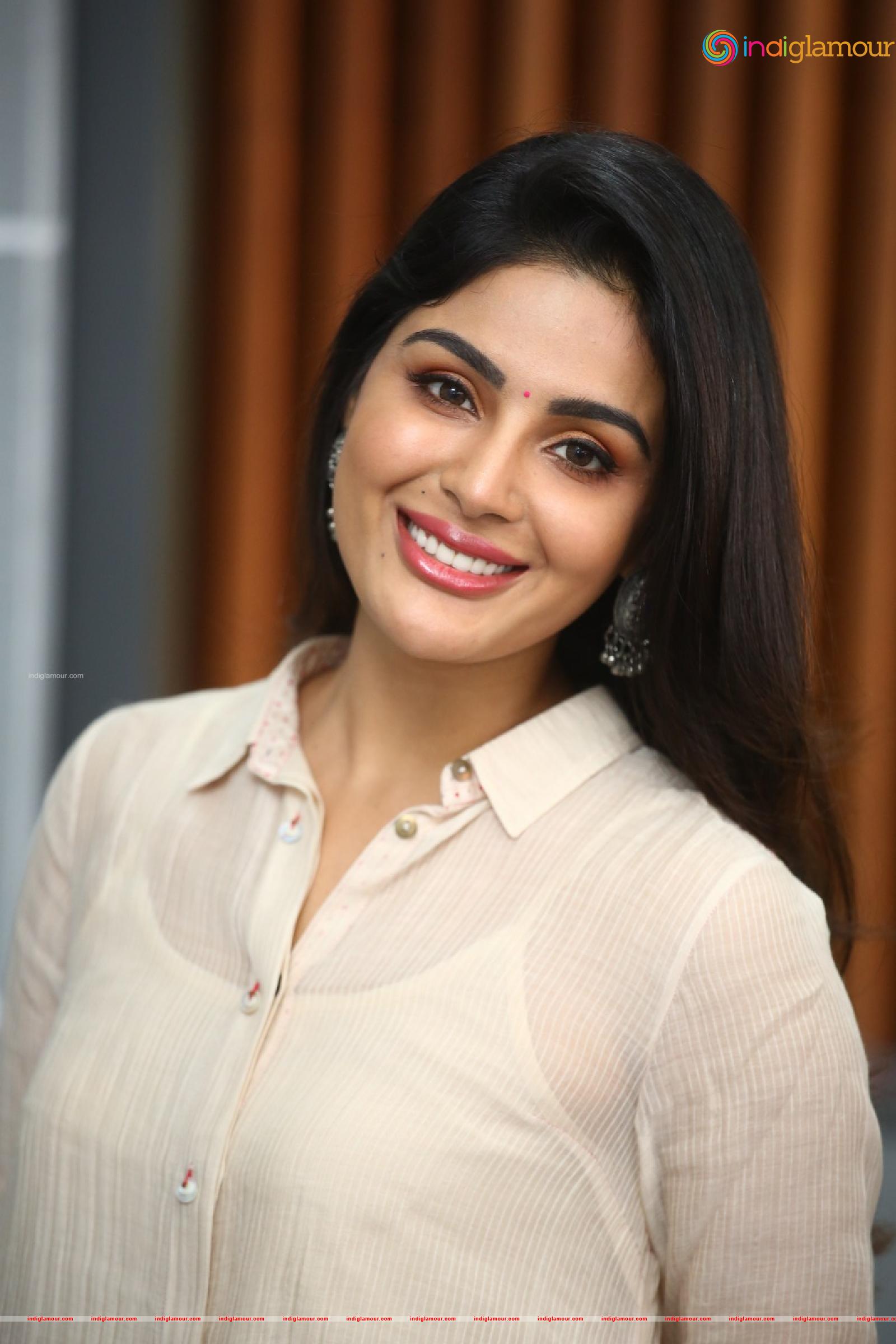 Samyuktha Menon Actress hd photo