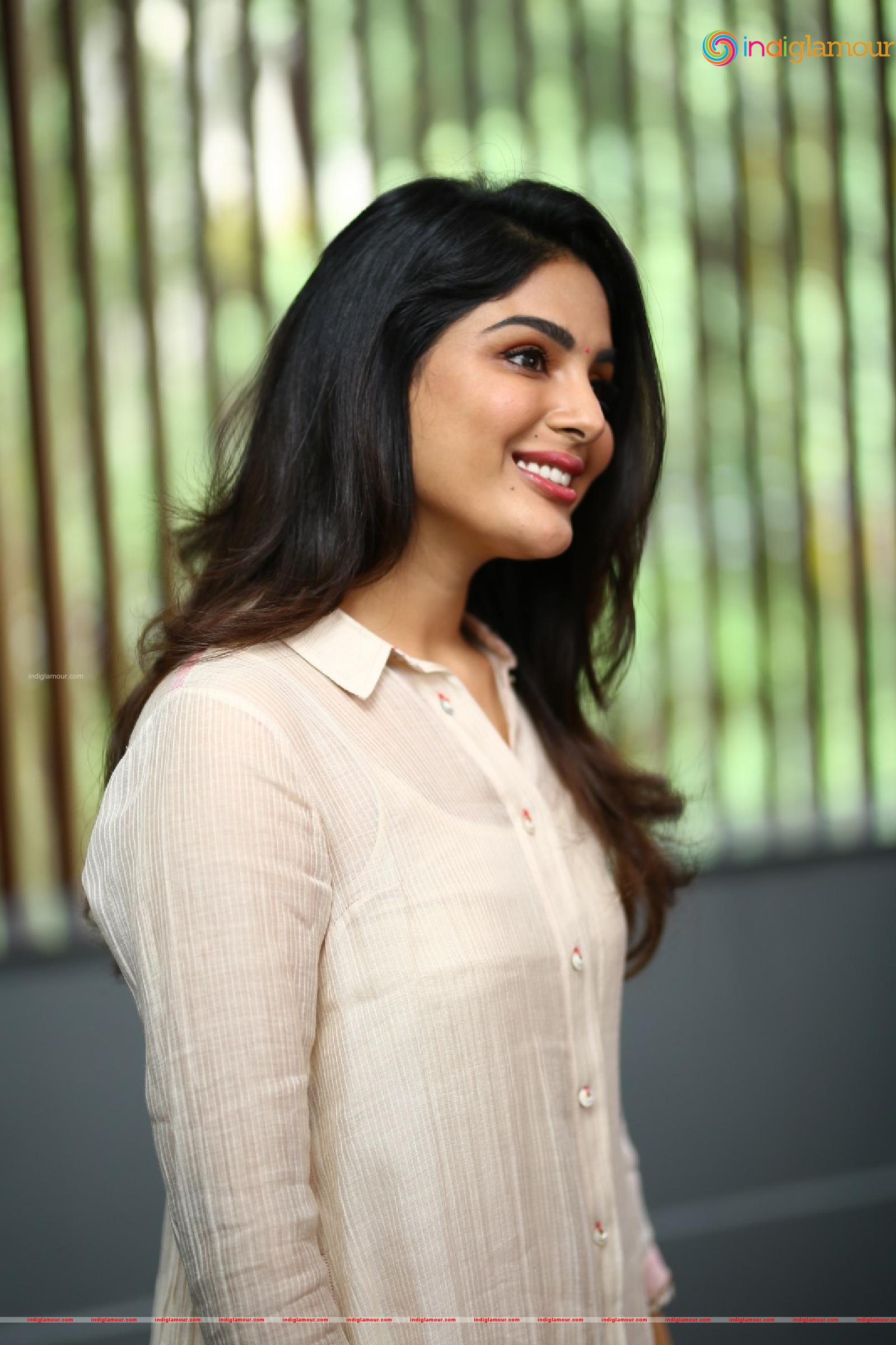 Samyuktha Menon Actress hd photo