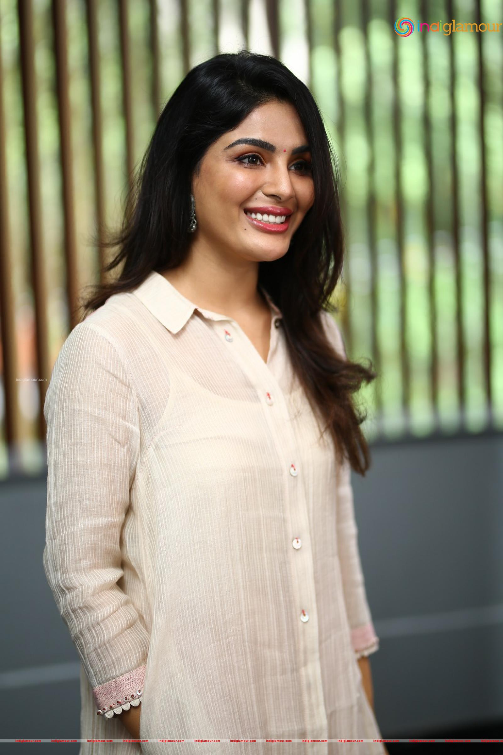 Samyuktha Menon Actress hd photo