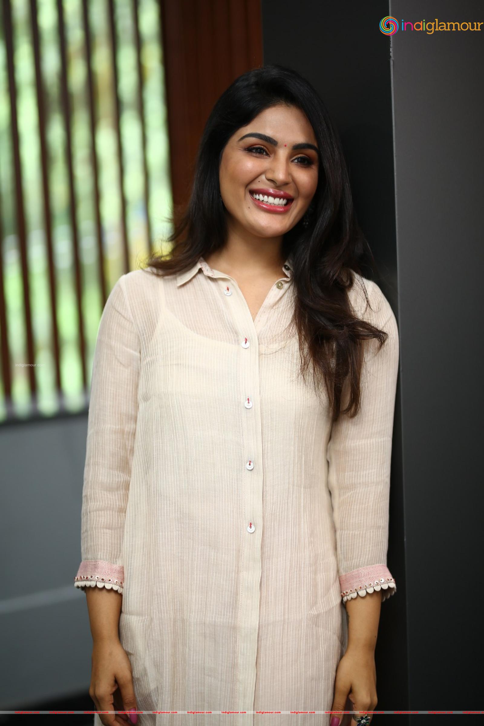 Samyuktha Menon Actress hd photo