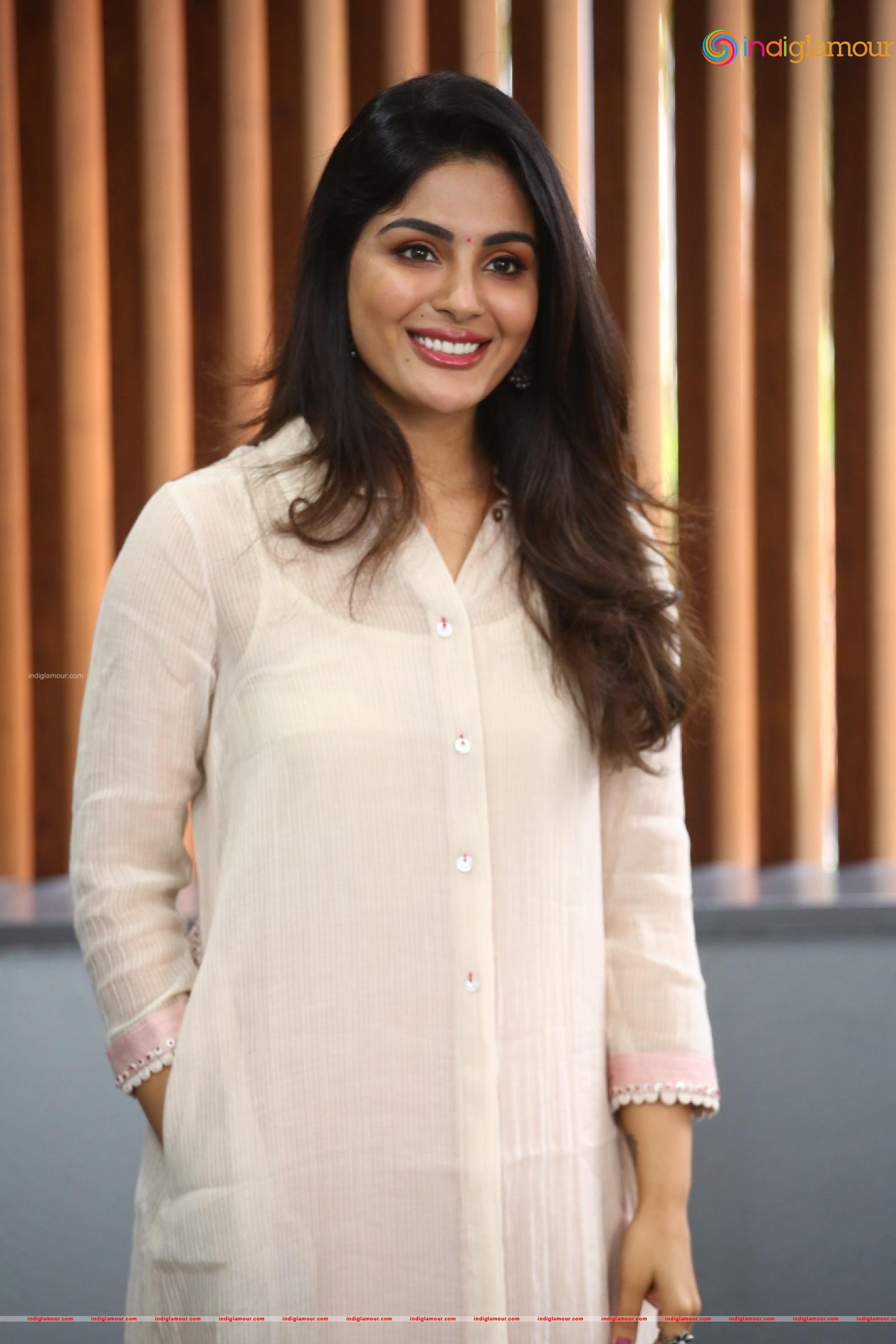 Samyuktha Menon Actress hd photo