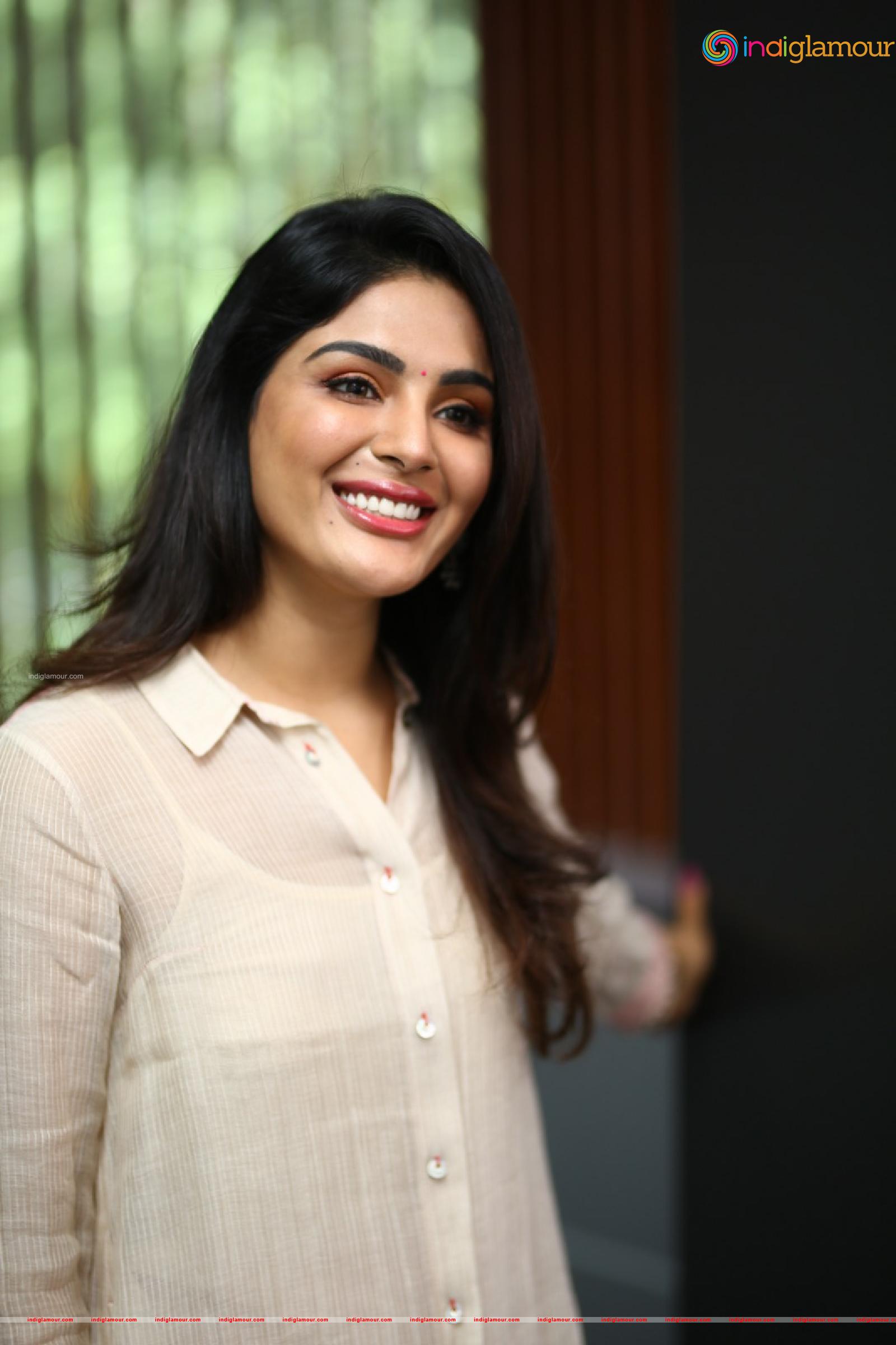 Samyuktha Menon Actress hd photo
