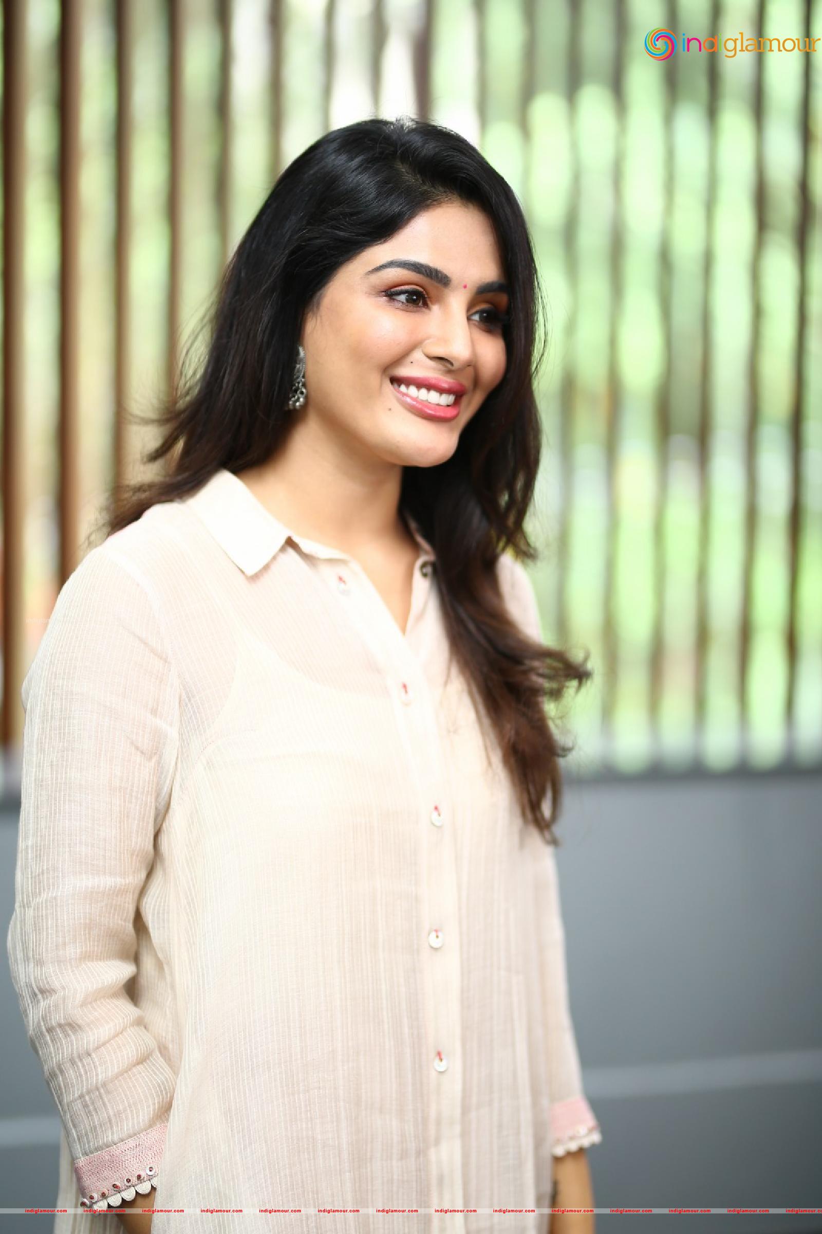 Samyuktha Menon Actress hd photo