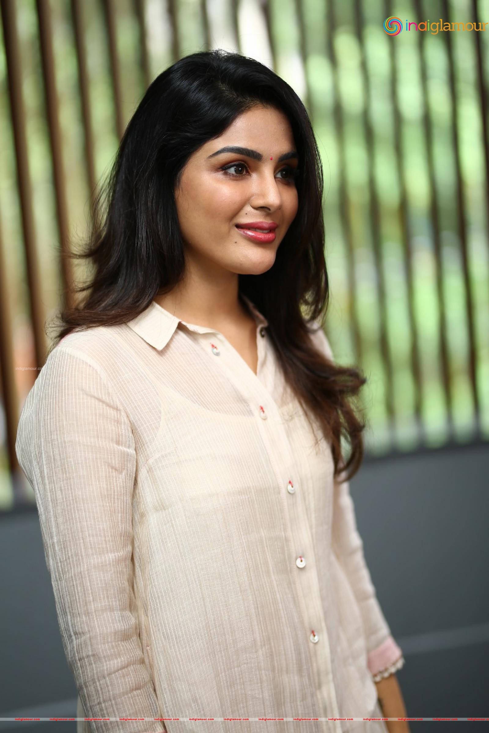 Samyuktha Menon Actress hd photo