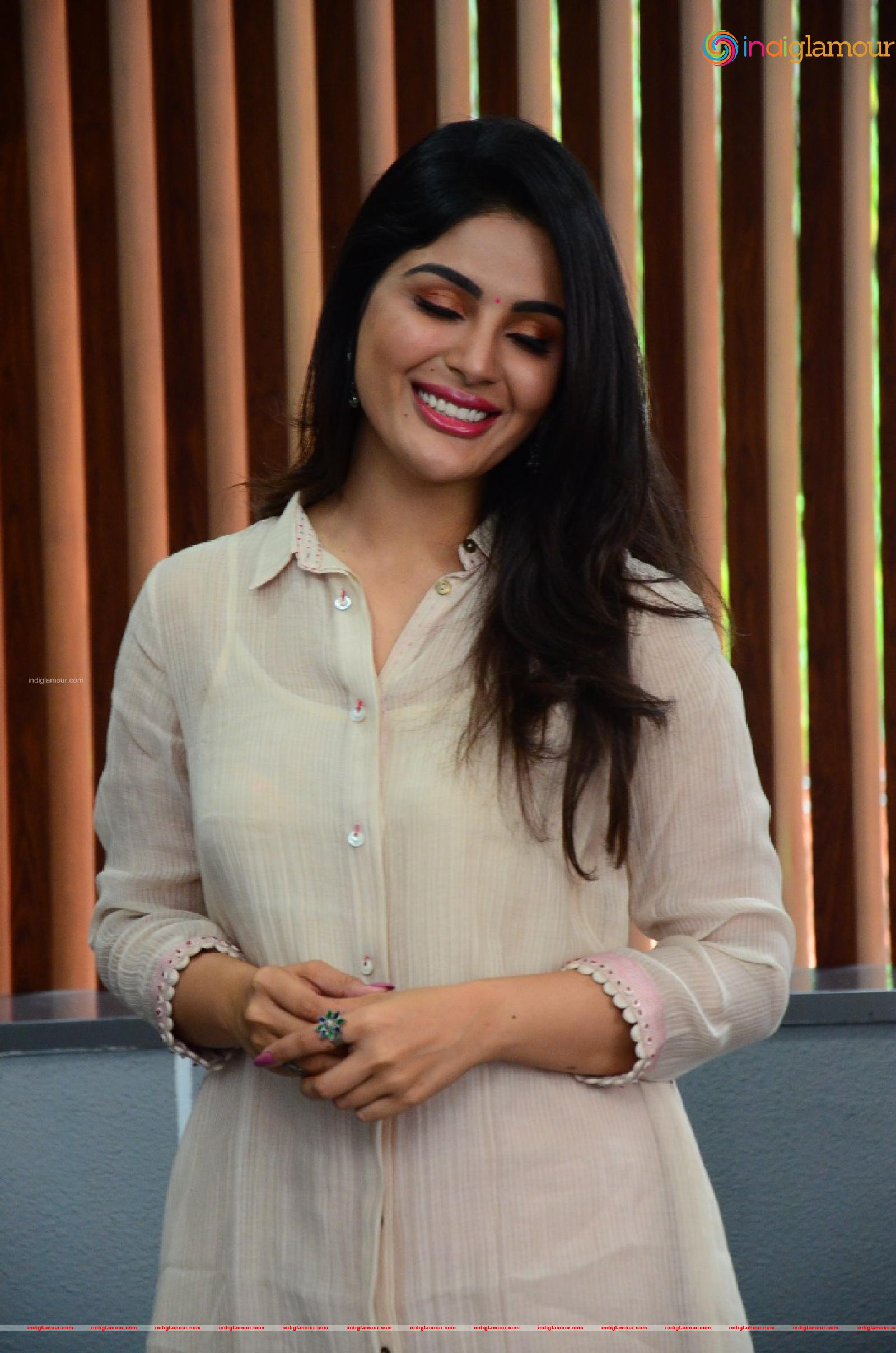 Samyuktha Menon Actress hd photo