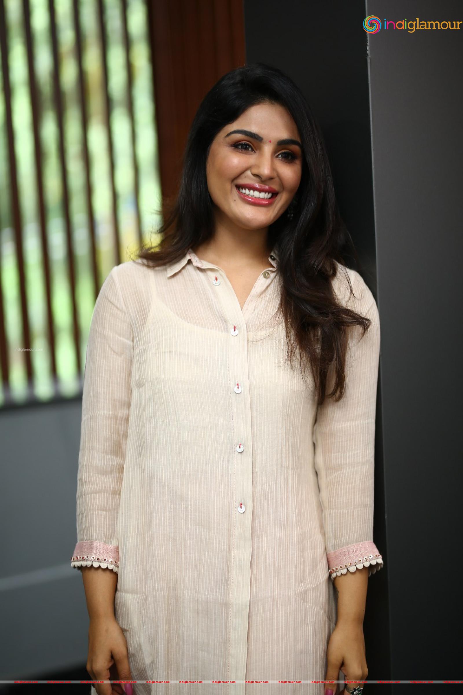 Samyuktha Menon Actress hd photo