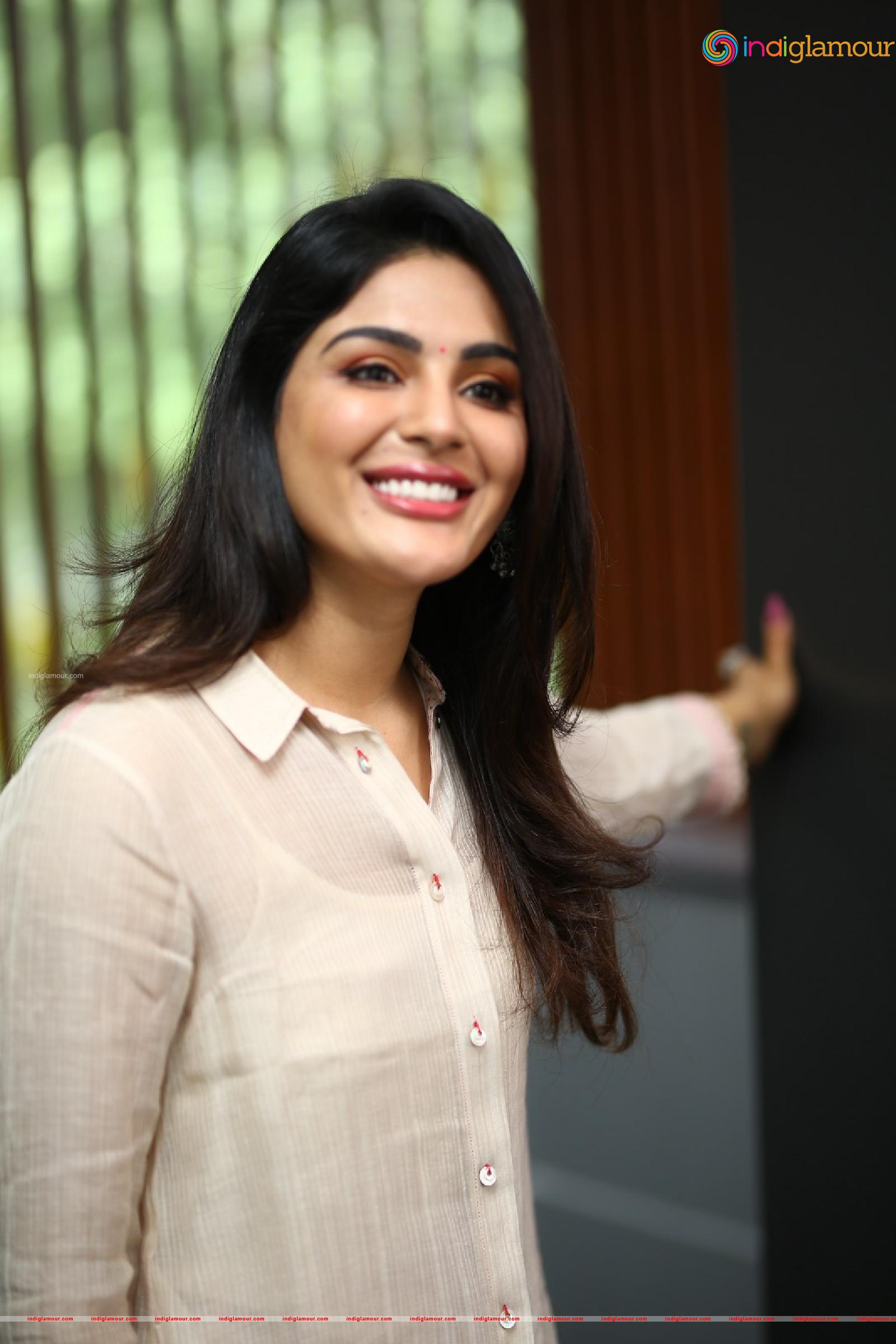 Samyuktha Menon Actress hd photo
