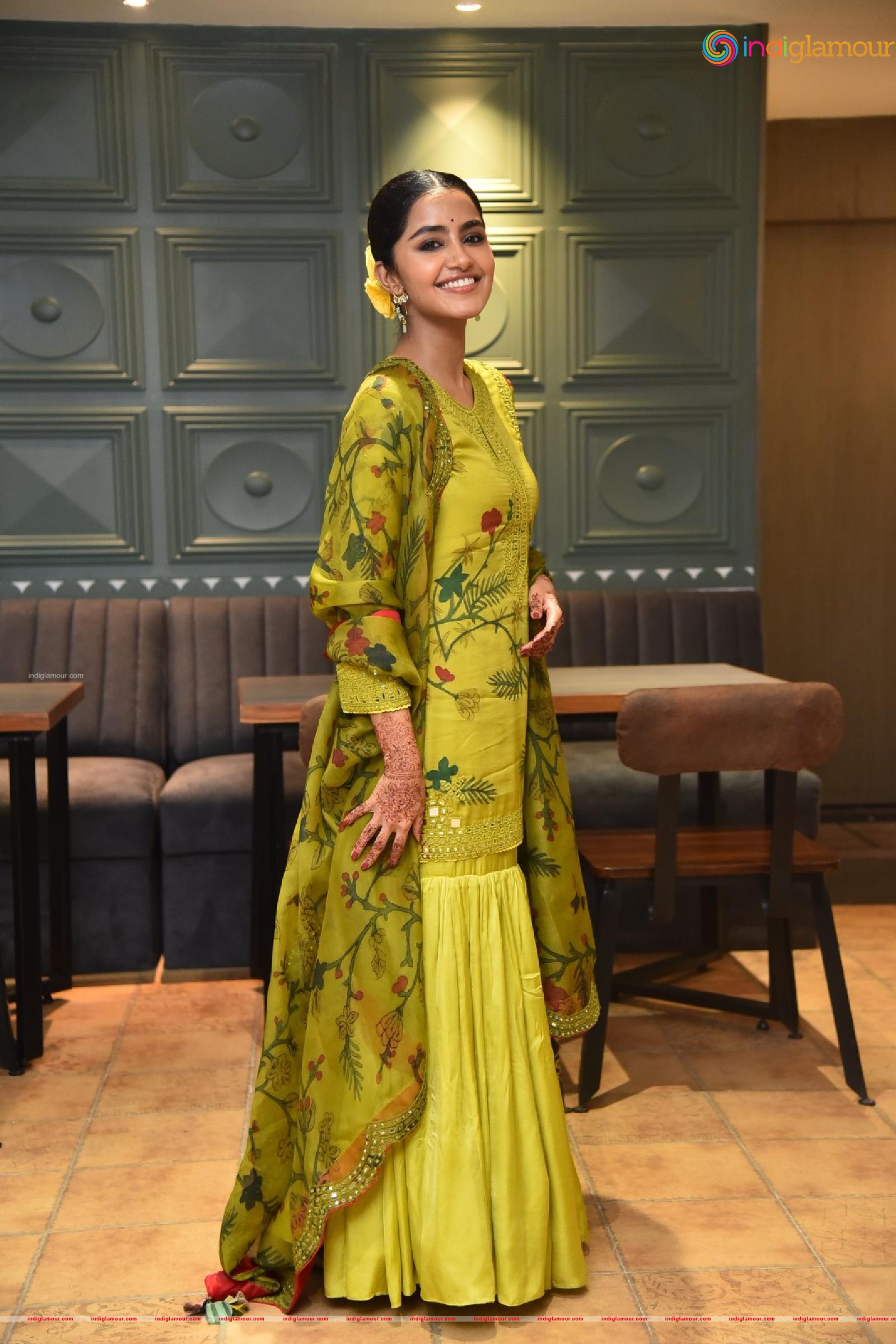 Anupama Parameswaran Actress hd photo