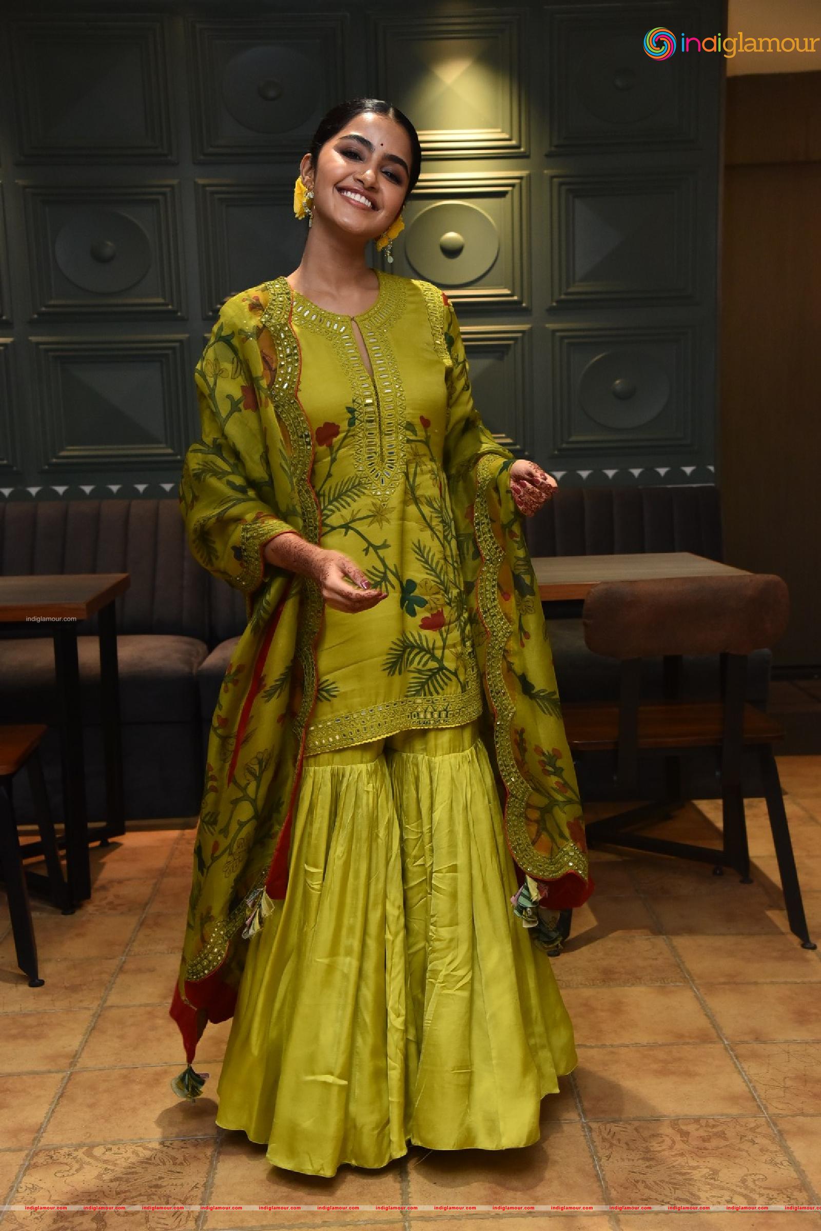 Anupama Parameswaran Actress hd photo