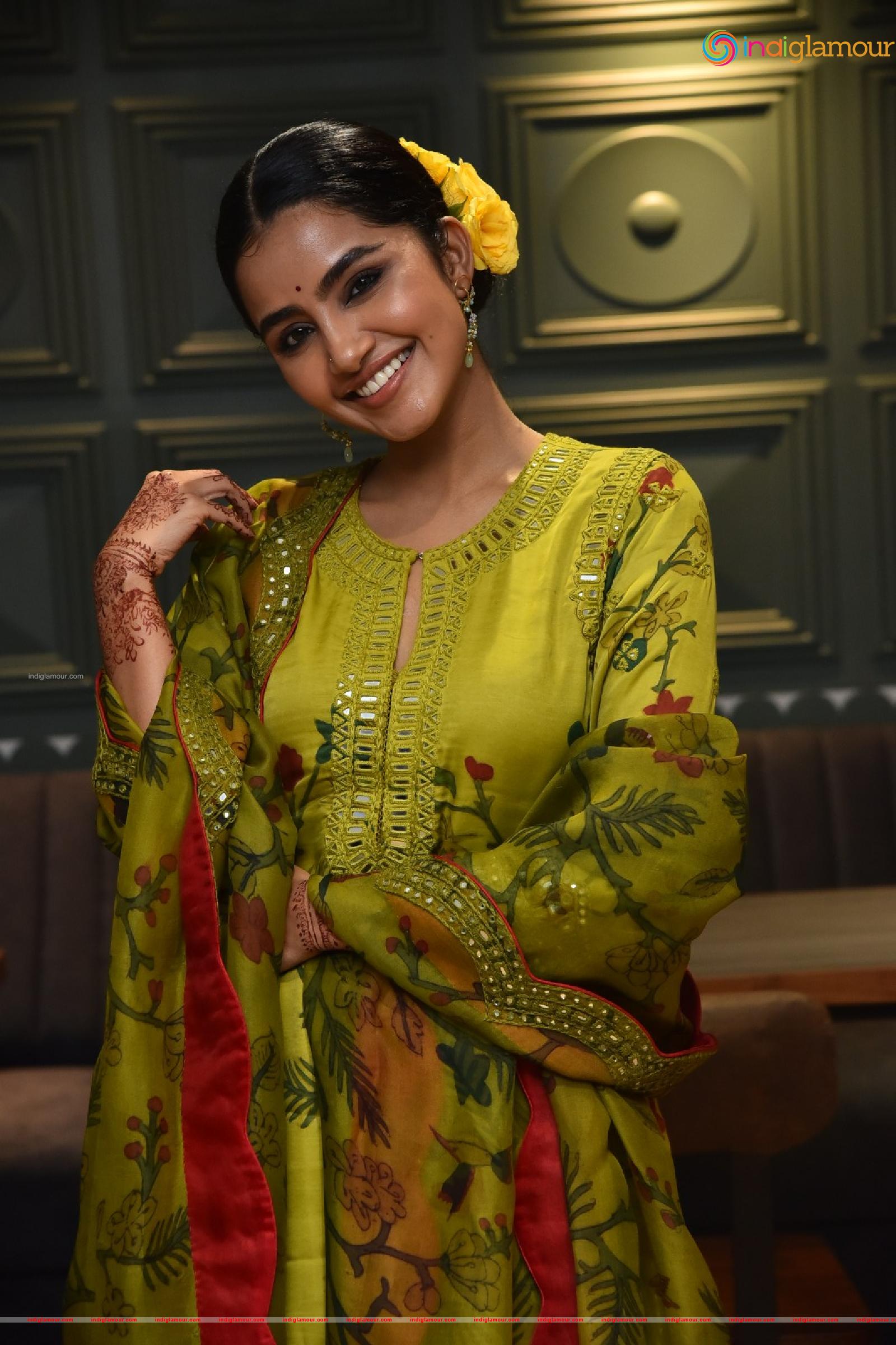Anupama Parameswaran Actress hd photo
