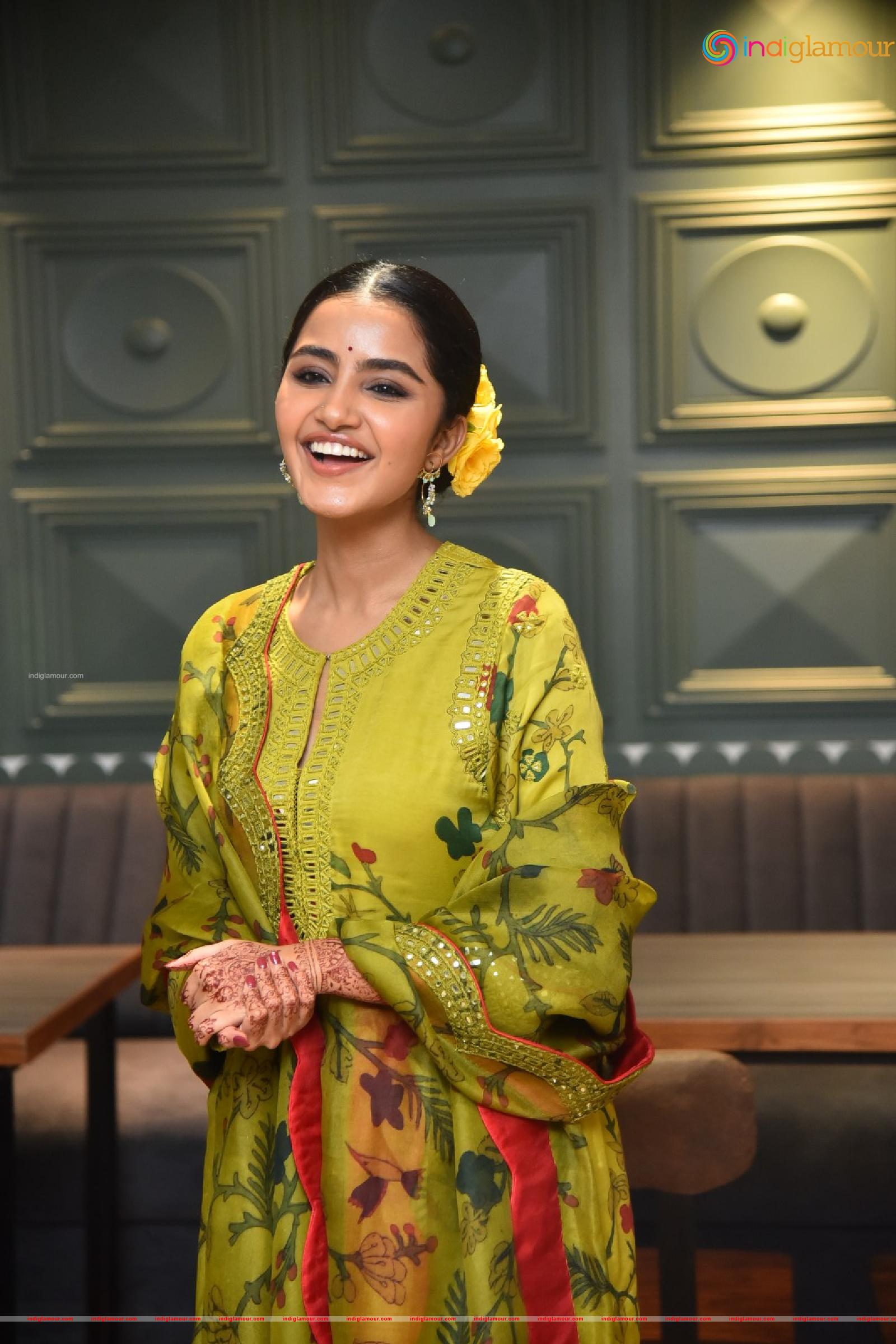 Anupama Parameswaran Actress hd photo