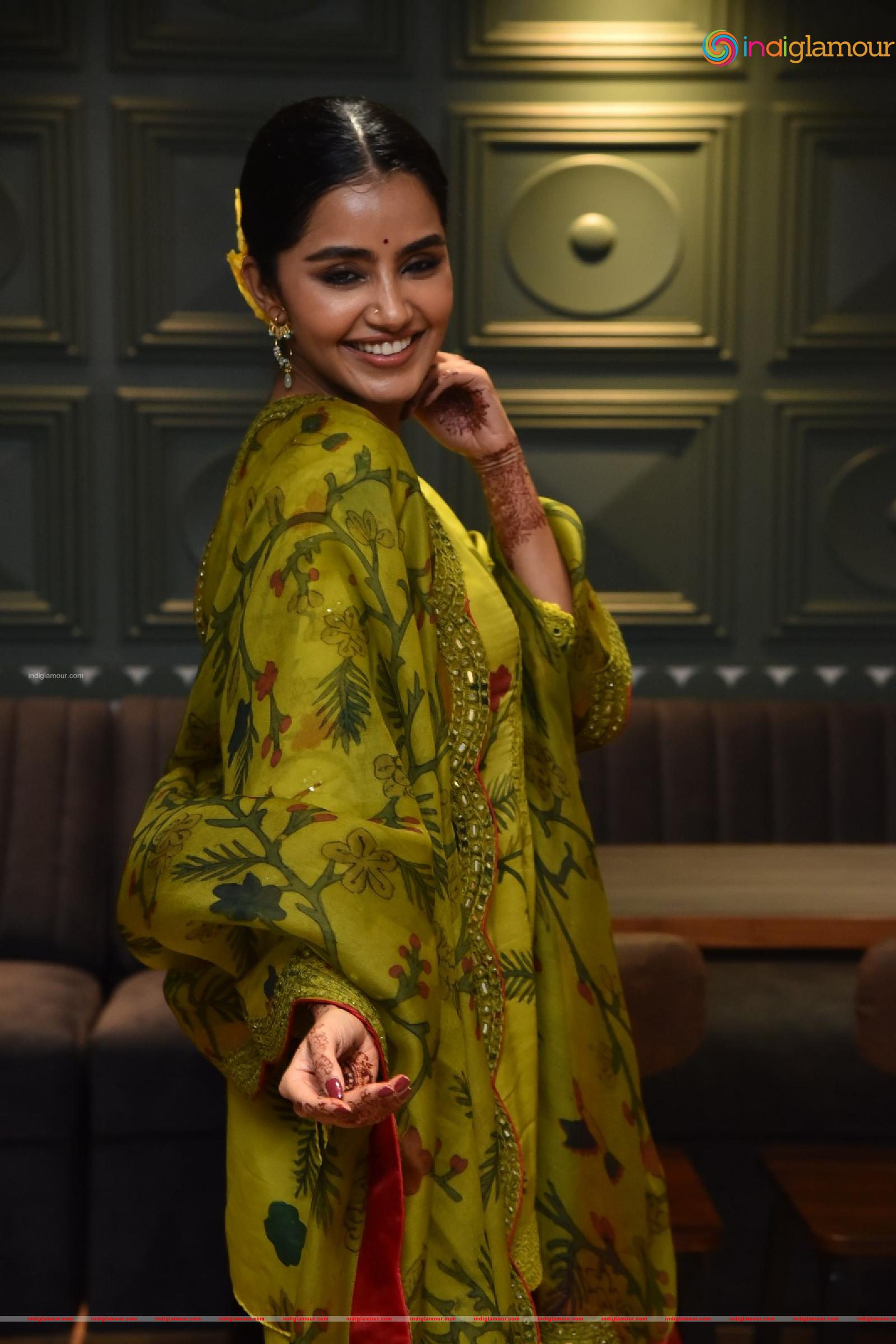 Anupama Parameswaran Actress hd photo