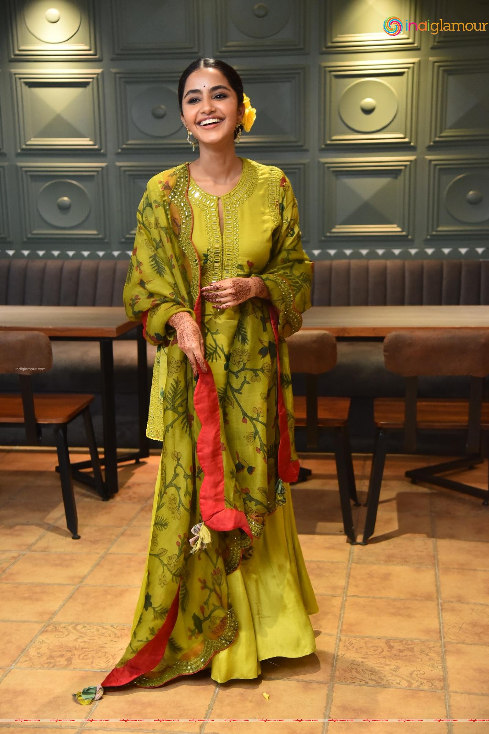 Anupama Parameswaran Actress hd photo