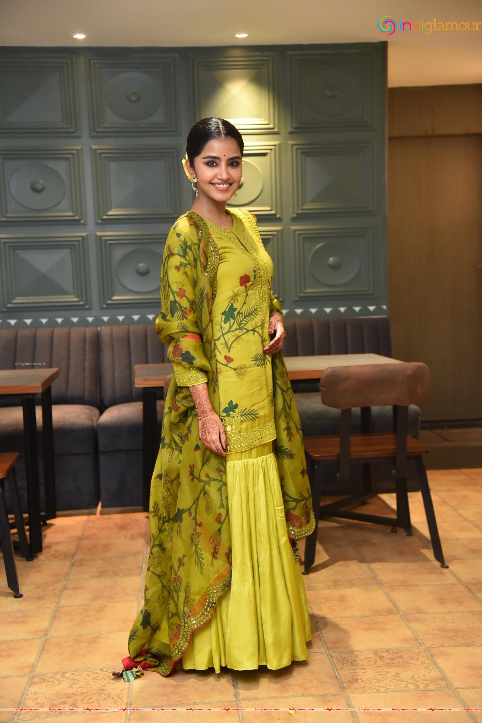 Anupama Parameswaran Actress hd photo