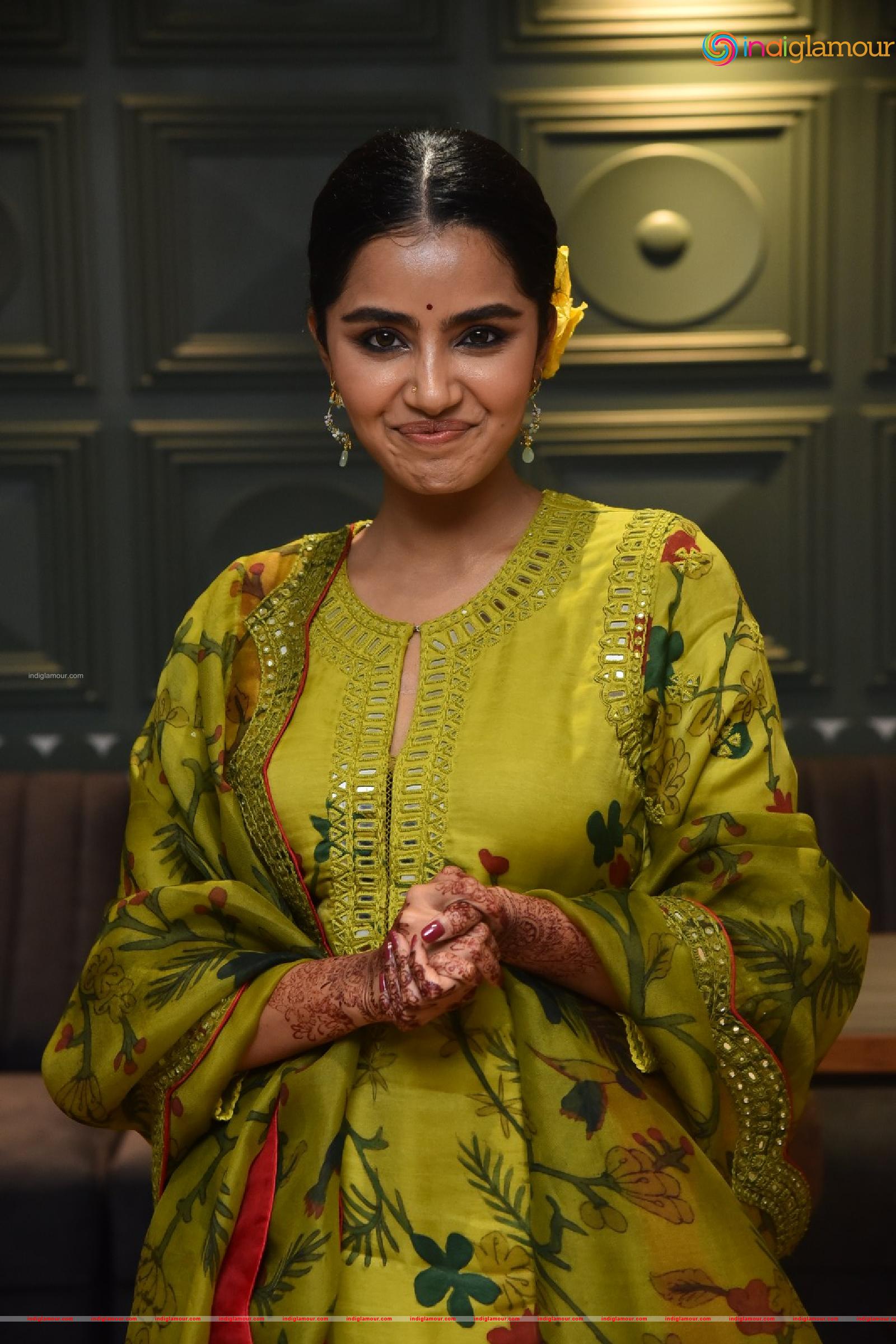 Anupama Parameswaran Actress hd photo
