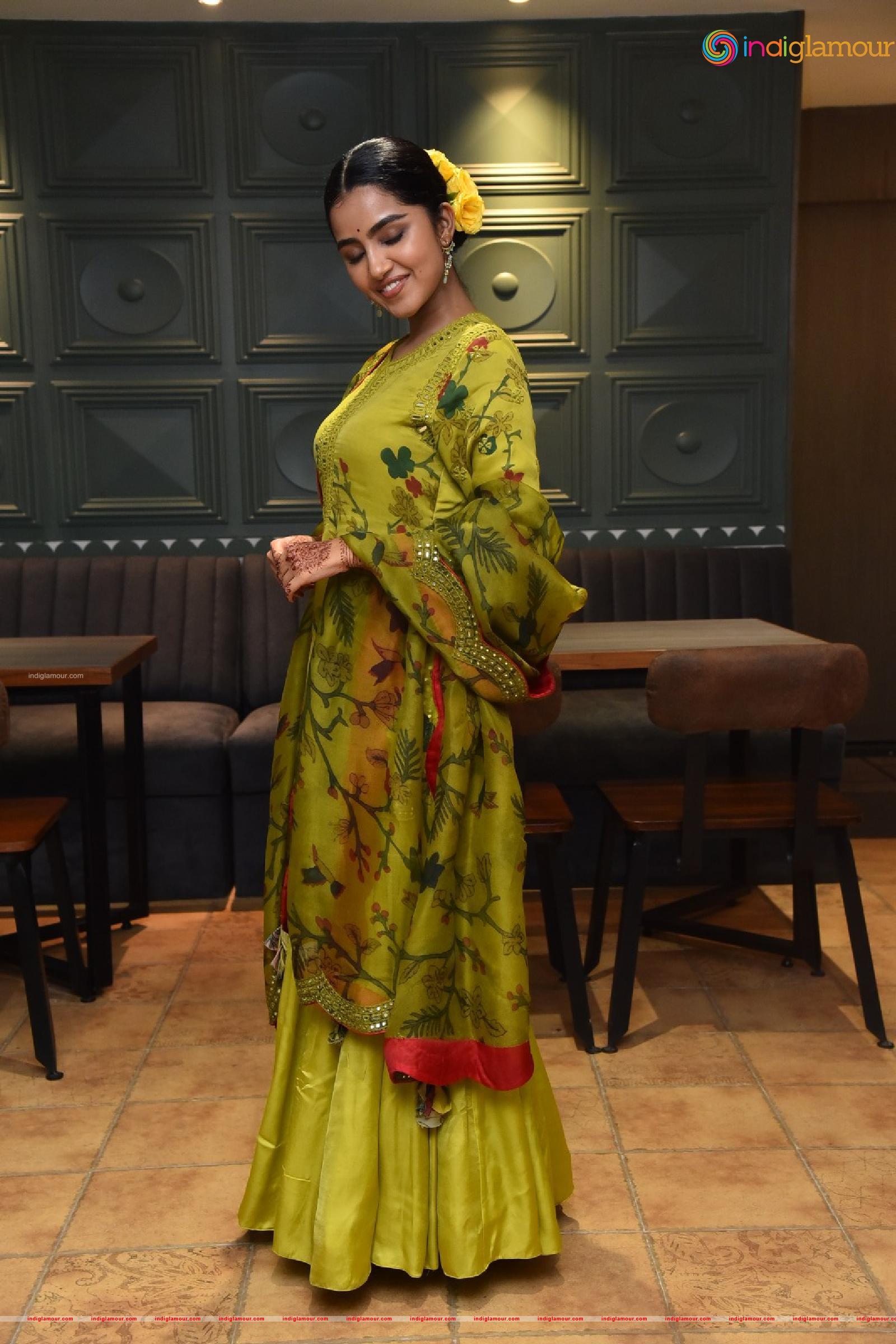Anupama Parameswaran Actress hd photo