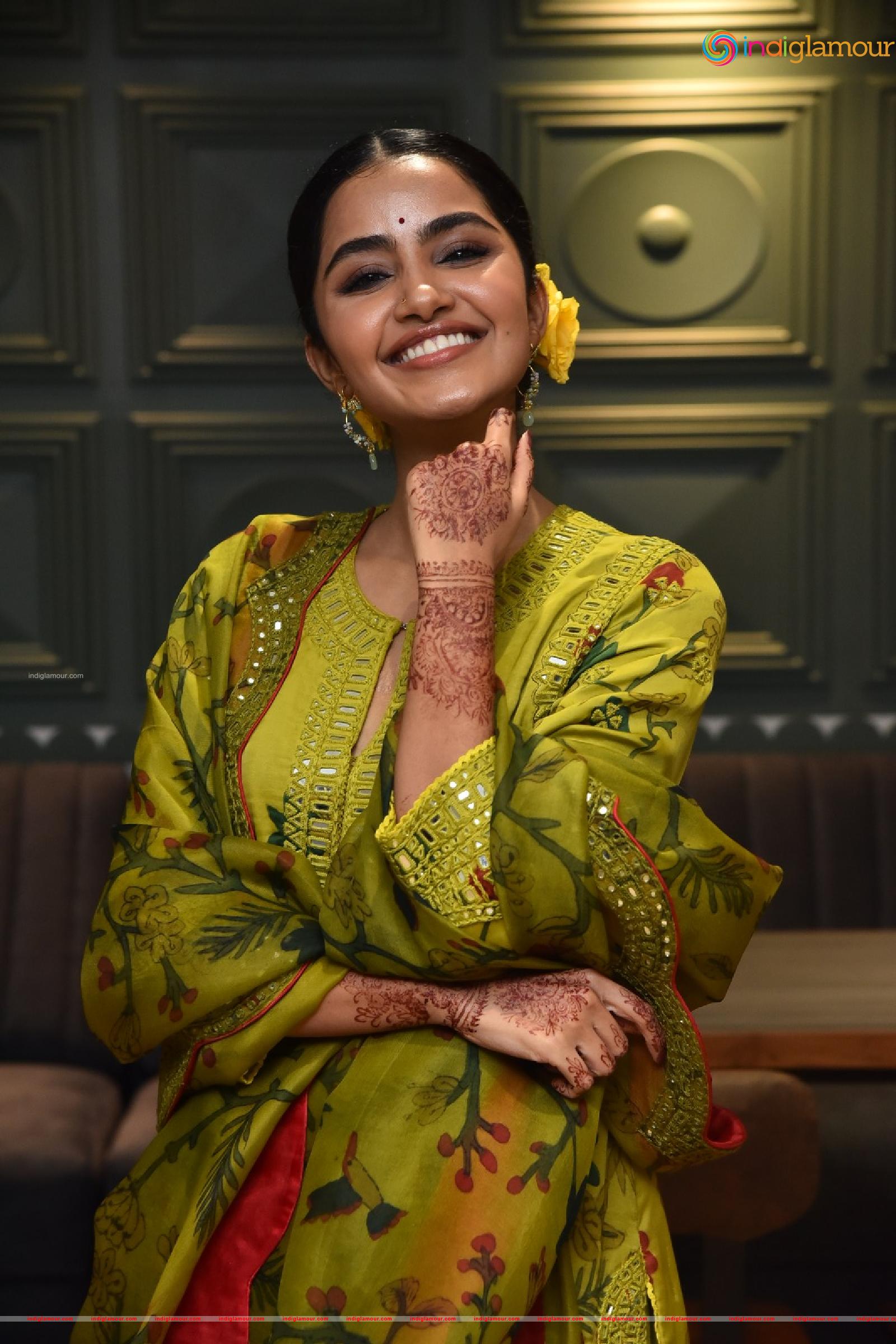 Anupama Parameswaran Actress hd photo