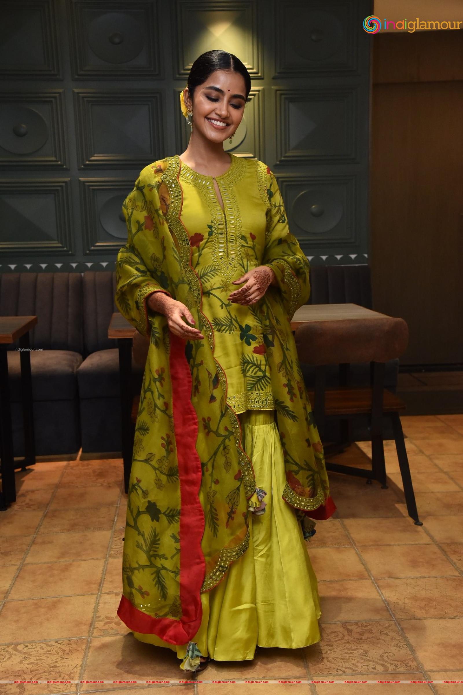 Anupama Parameswaran Actress hd photo