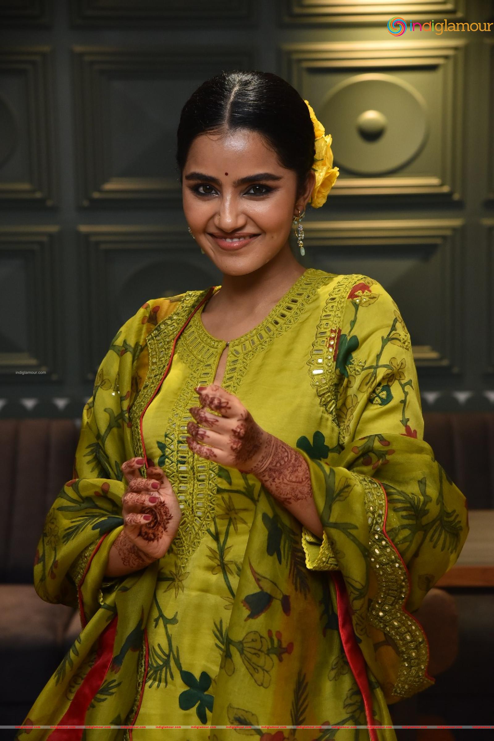 Anupama Parameswaran Actress hd photo