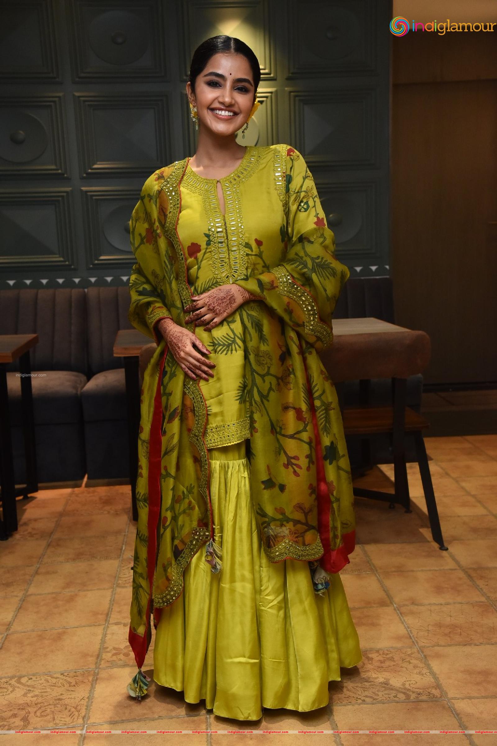 Anupama Parameswaran Actress hd photo