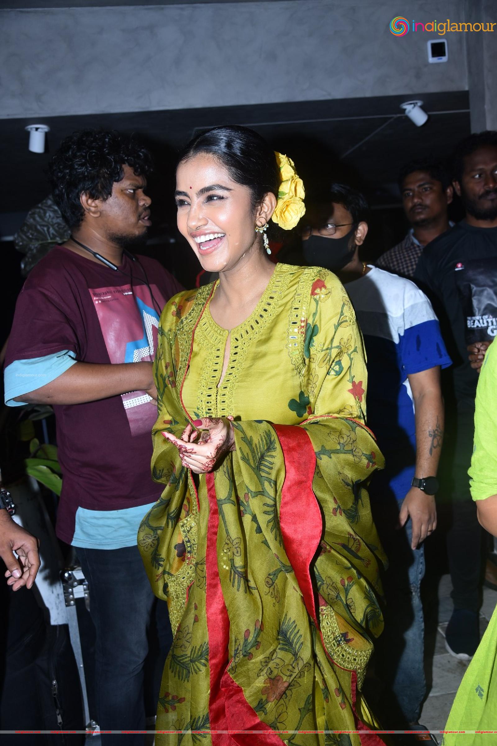 Anupama Parameswaran Actress hd photo